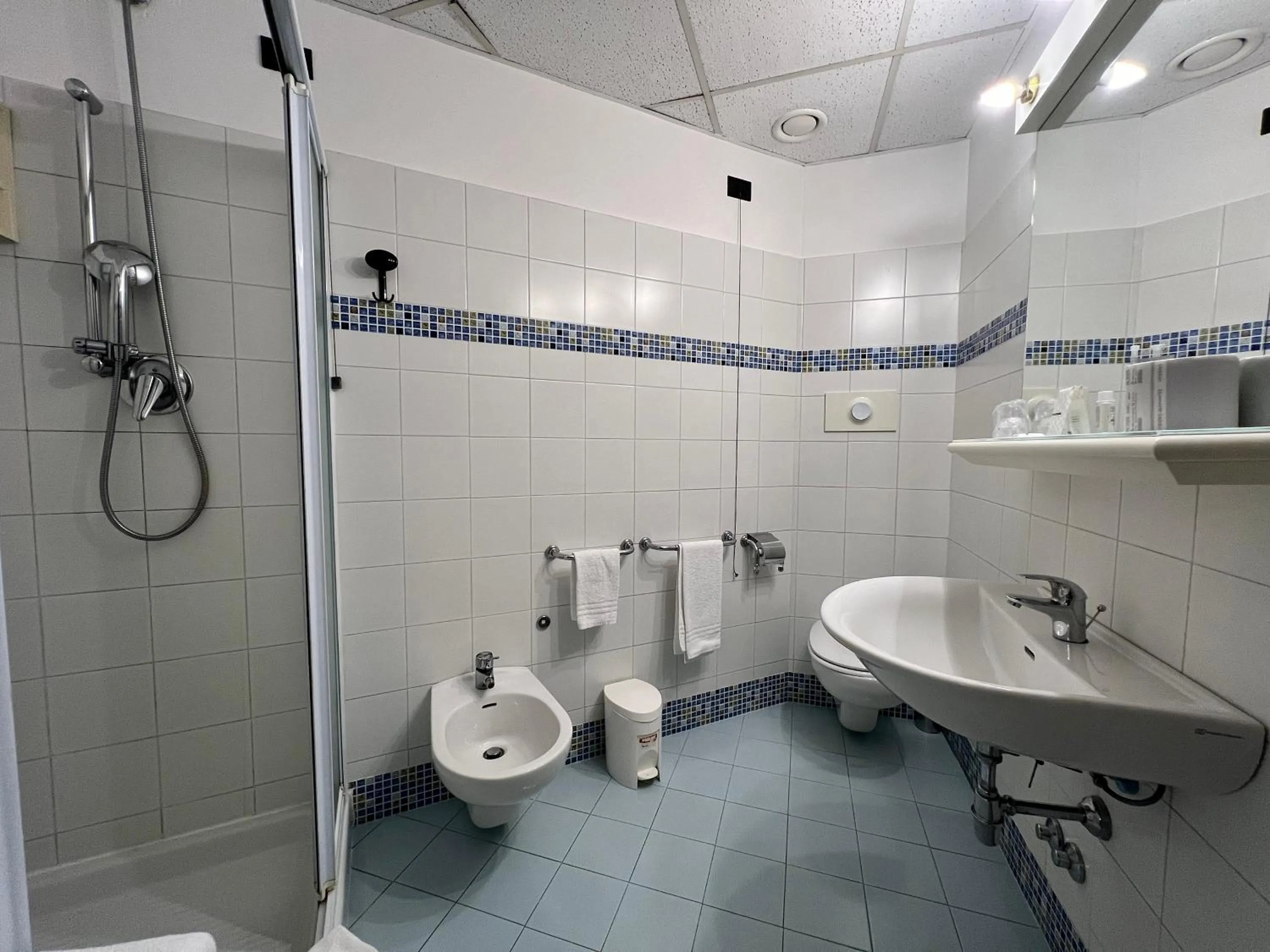 Shower in Hotel Diamante