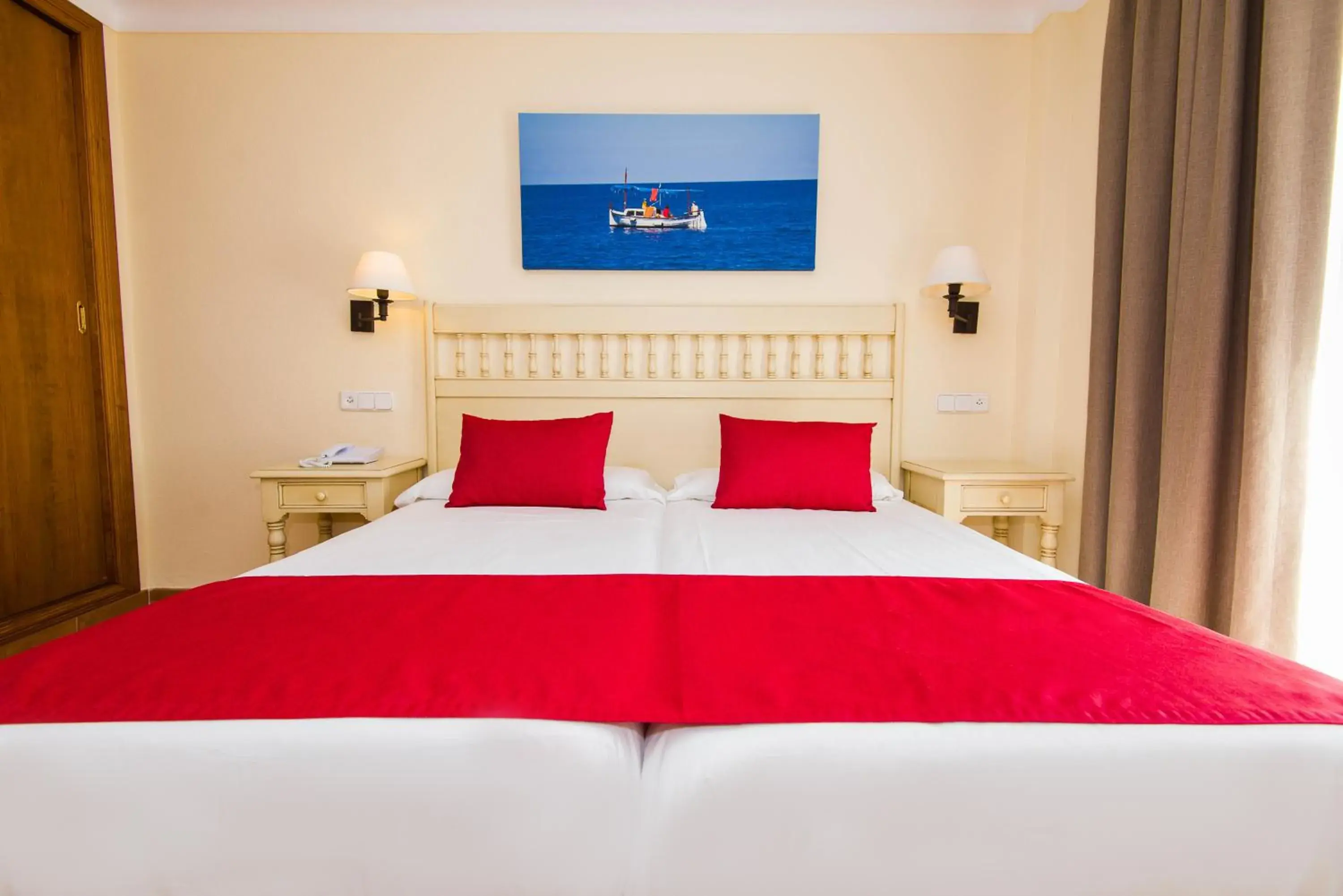 Bed in Bell Port Hotel Bed in Bell Port Hotel