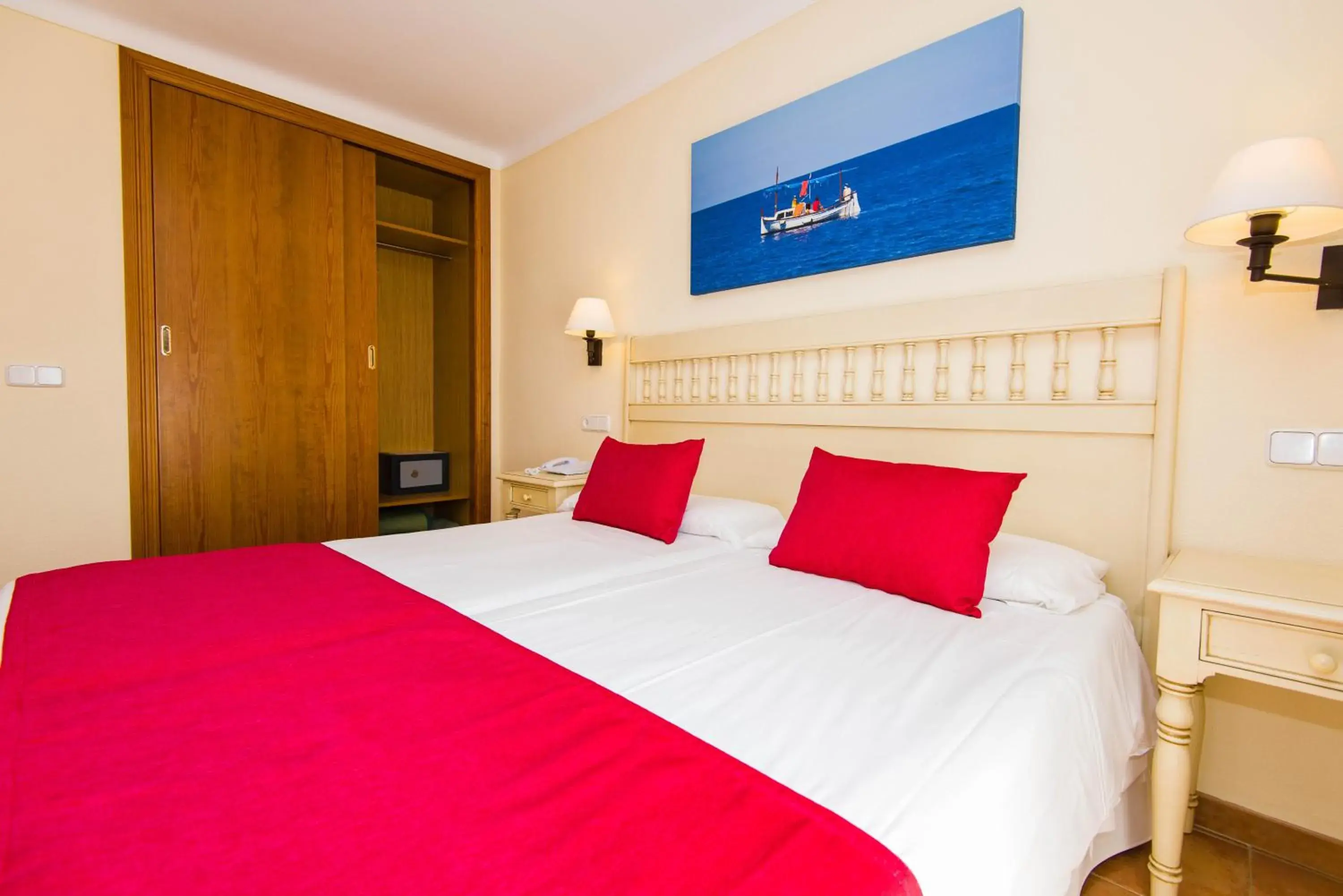 Bed in Bell Port Hotel Bed in Bell Port Hotel