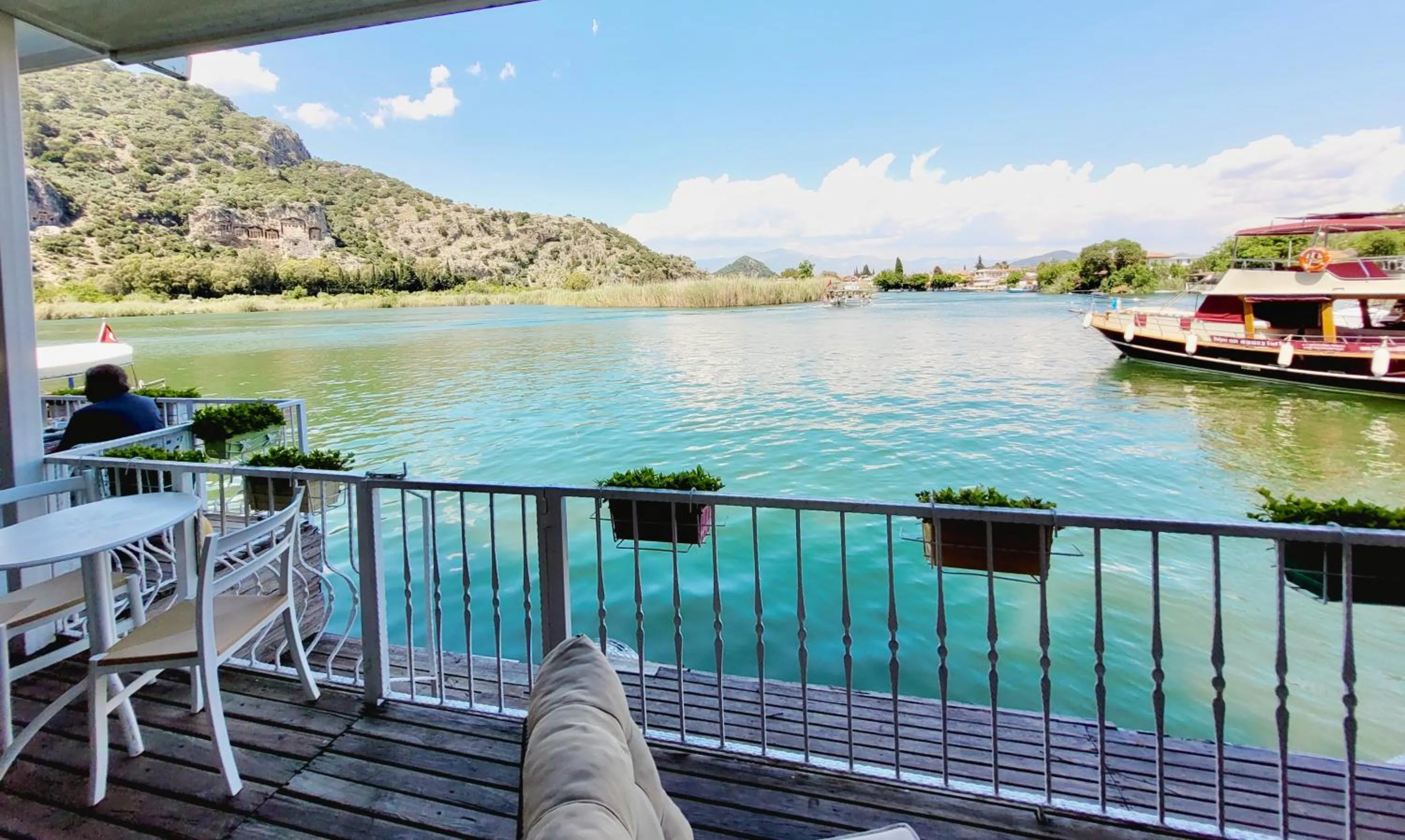 Restaurant/places to eat in Berg Hotel