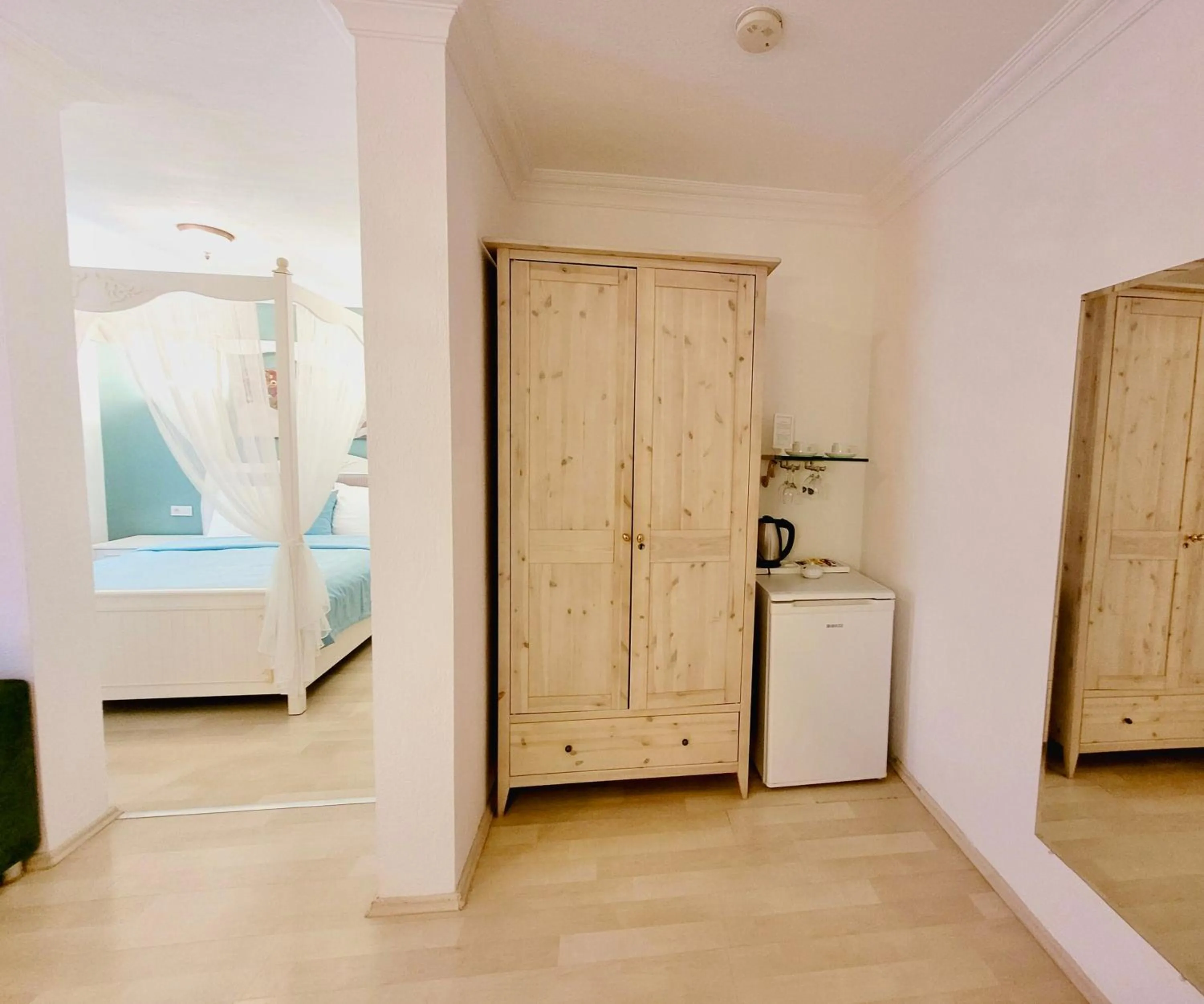 Photo of the whole room in Berg Hotel