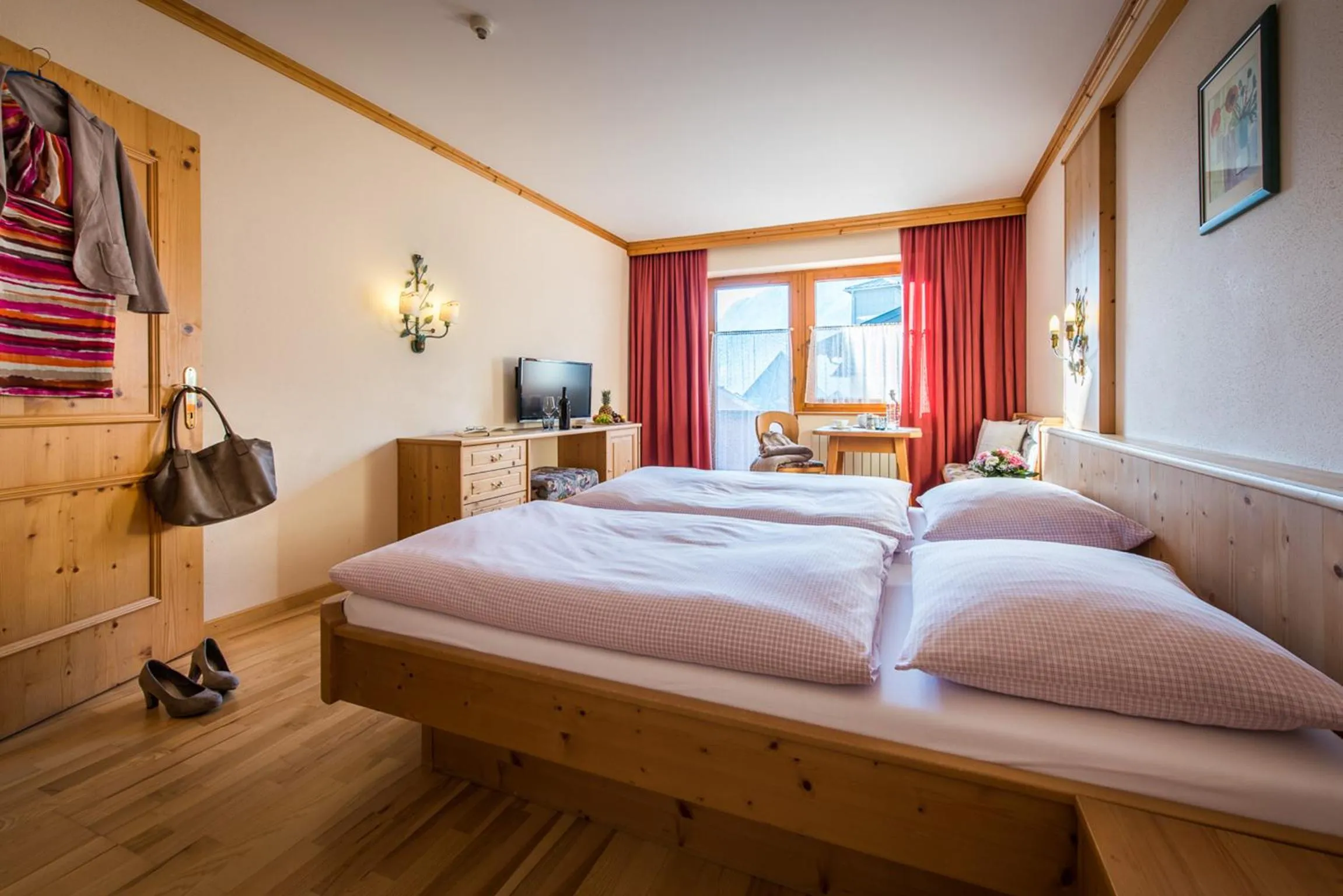Photo of the whole room, Bed in Appartementhaus Alpenrose