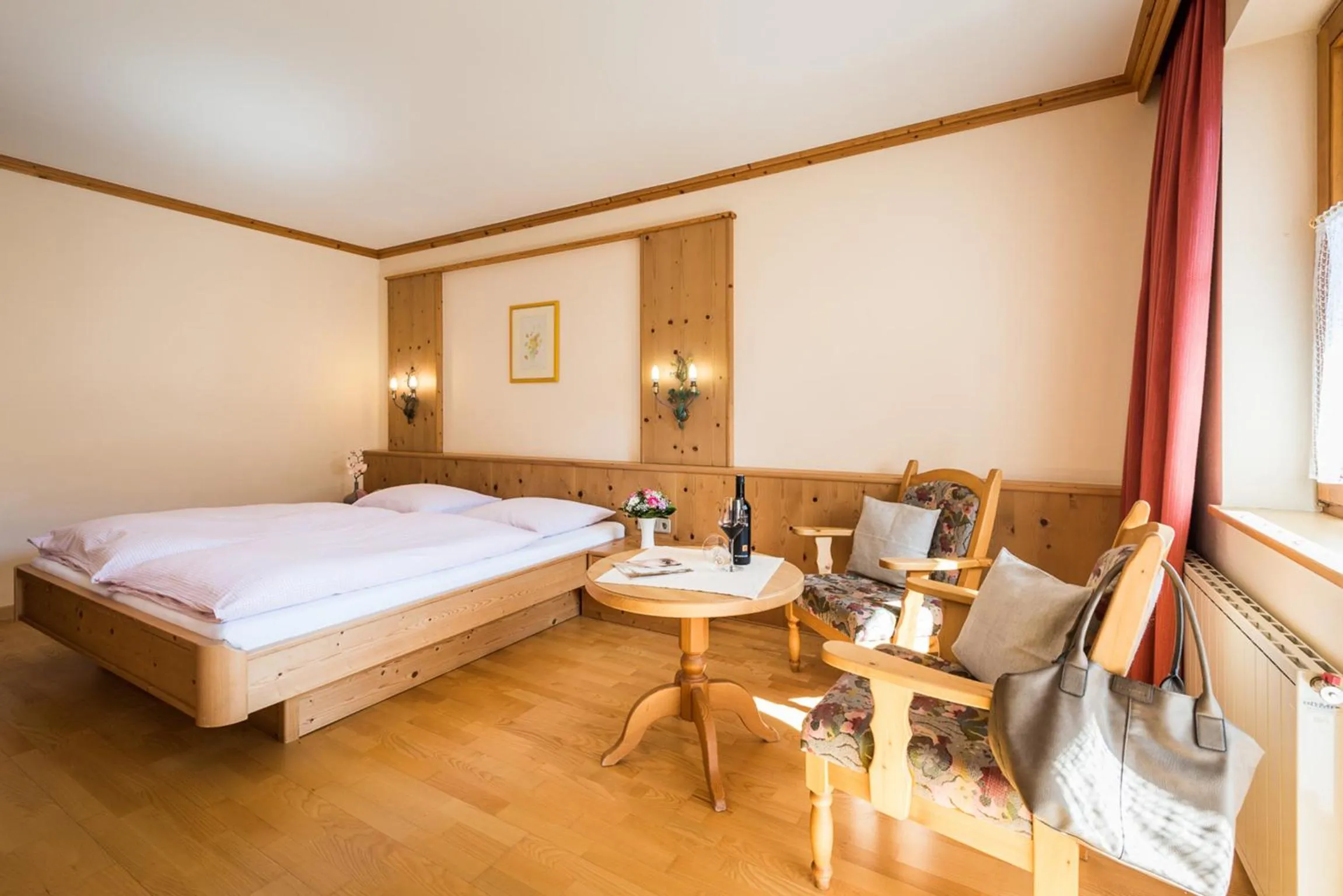 Photo of the whole room, Bed in Appartementhaus Alpenrose