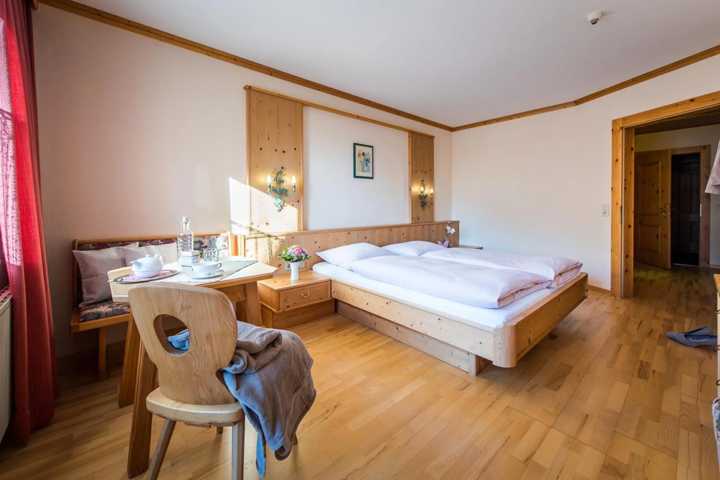 Photo of the whole room, Bed in Appartementhaus Alpenrose