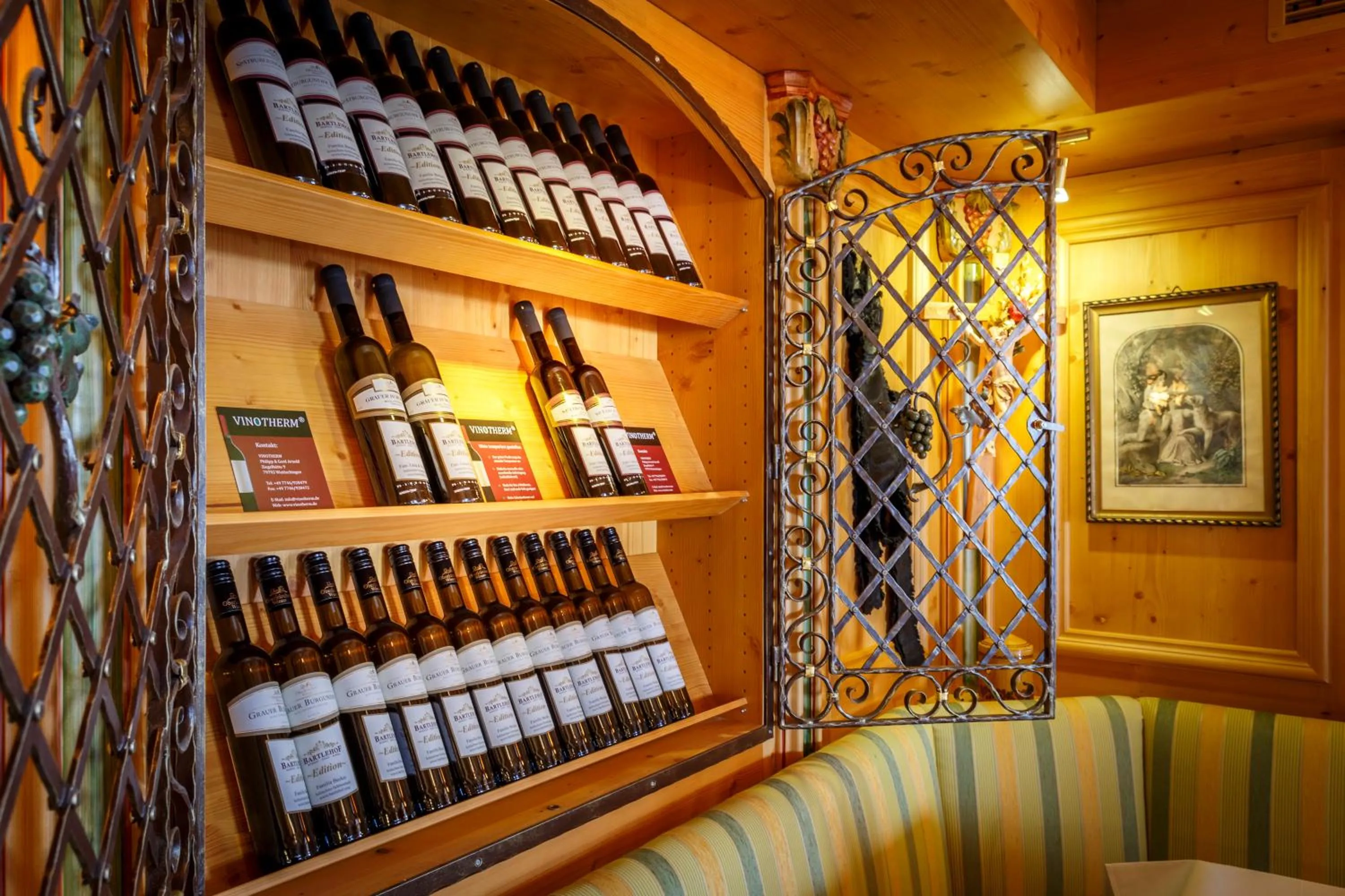 Restaurant/places to eat in Landhotel Bartlehof