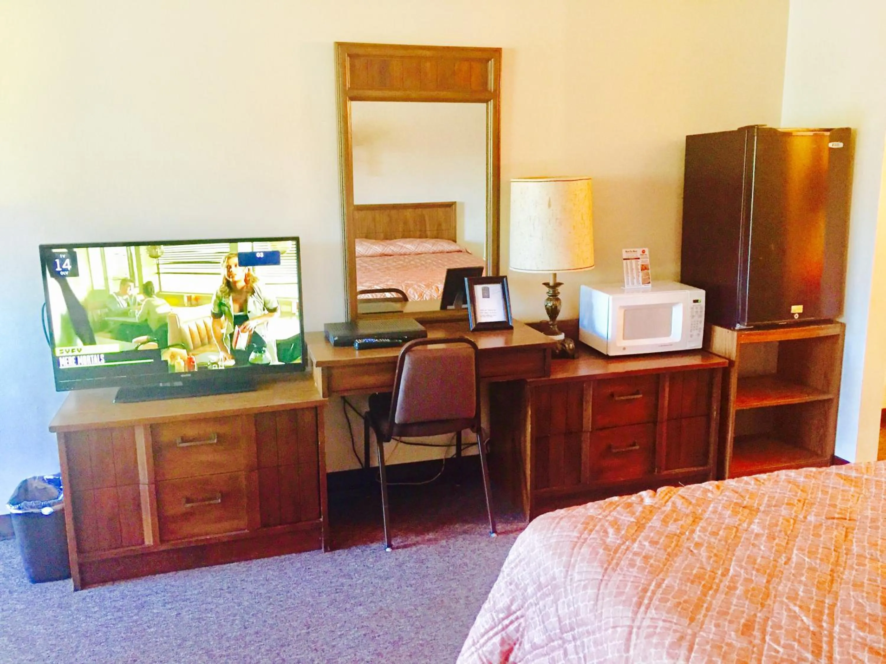 Bed in Rock City Motel