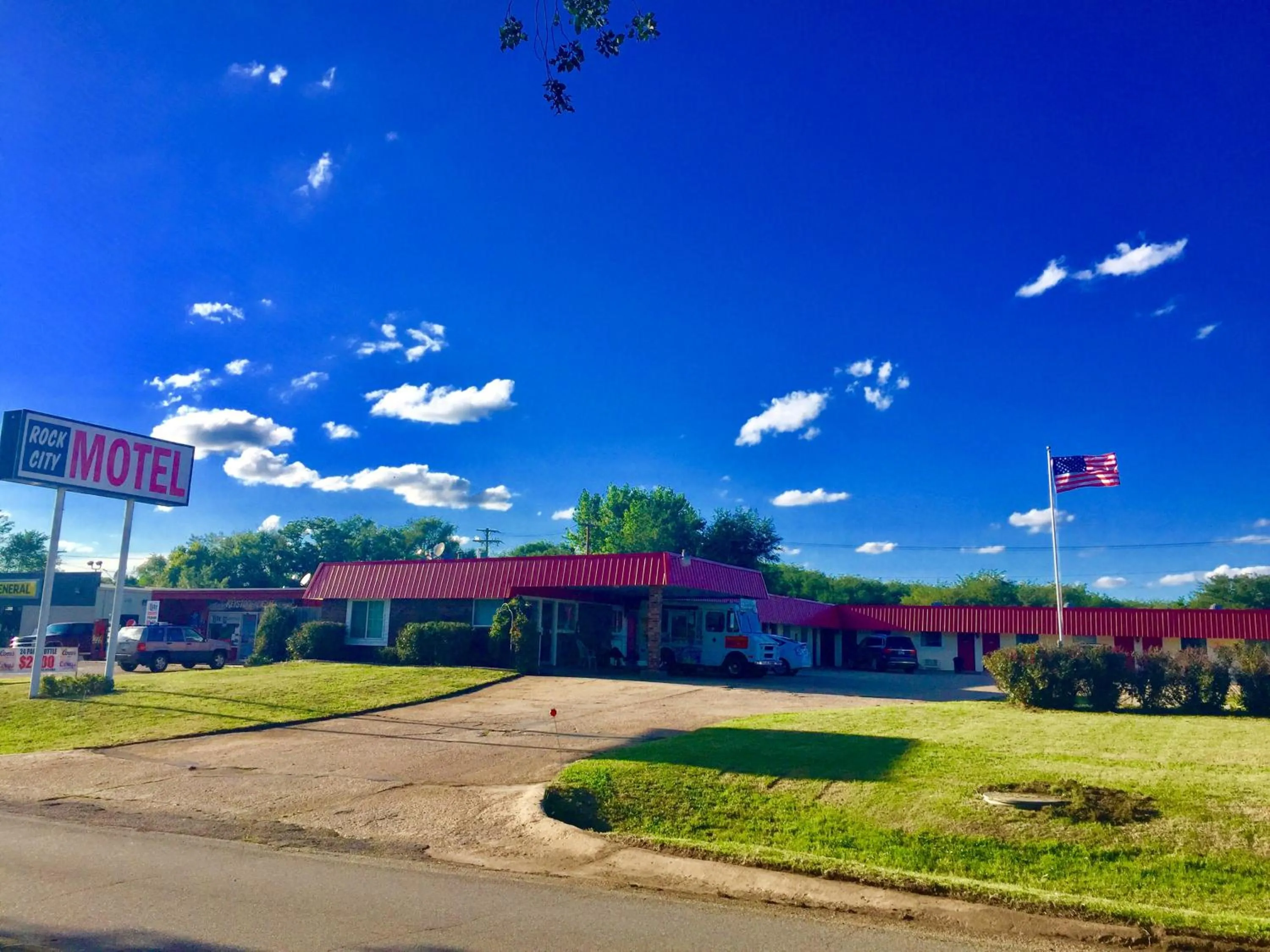 Property building in Rock City Motel