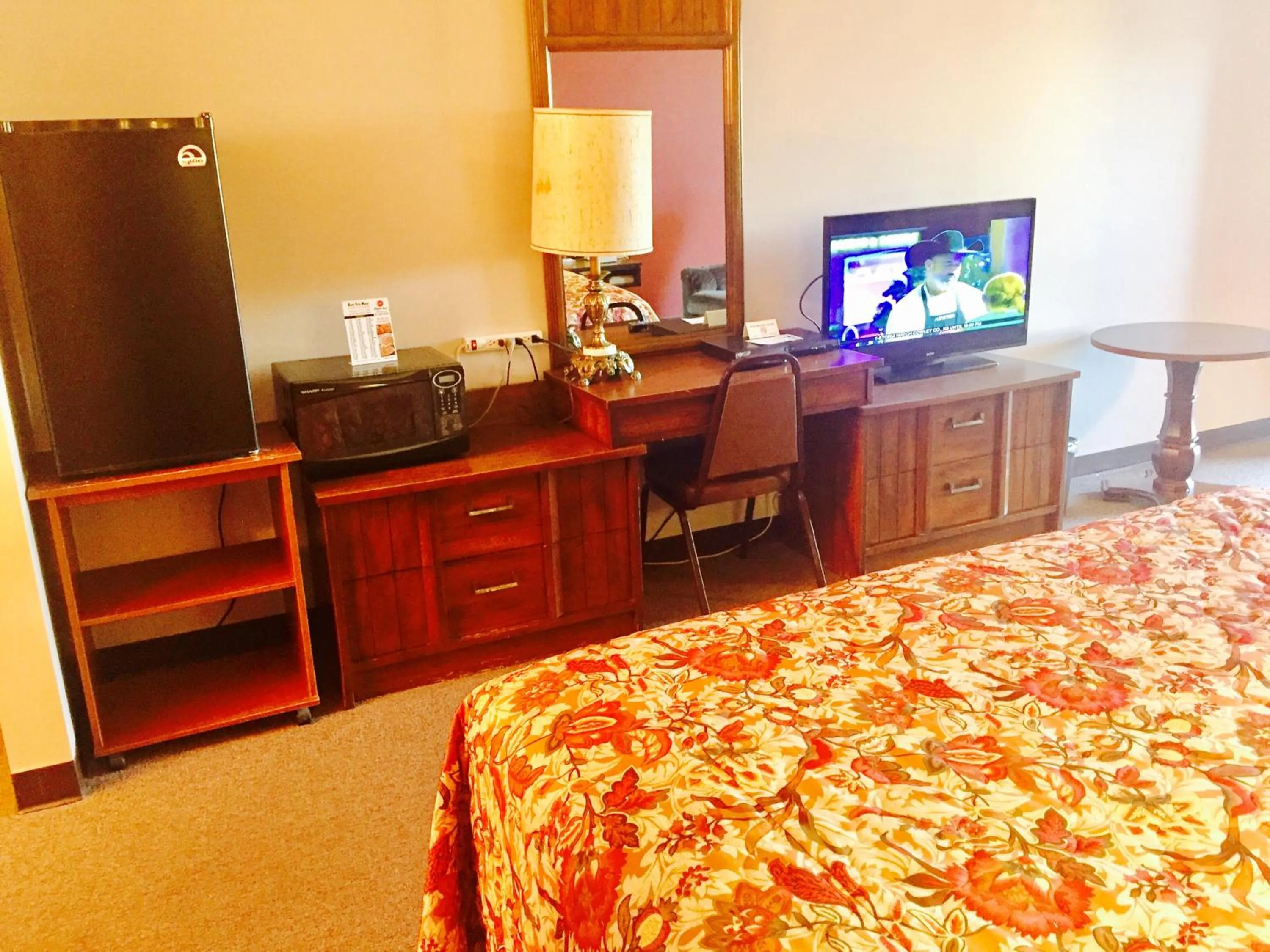 Bed in Rock City Motel