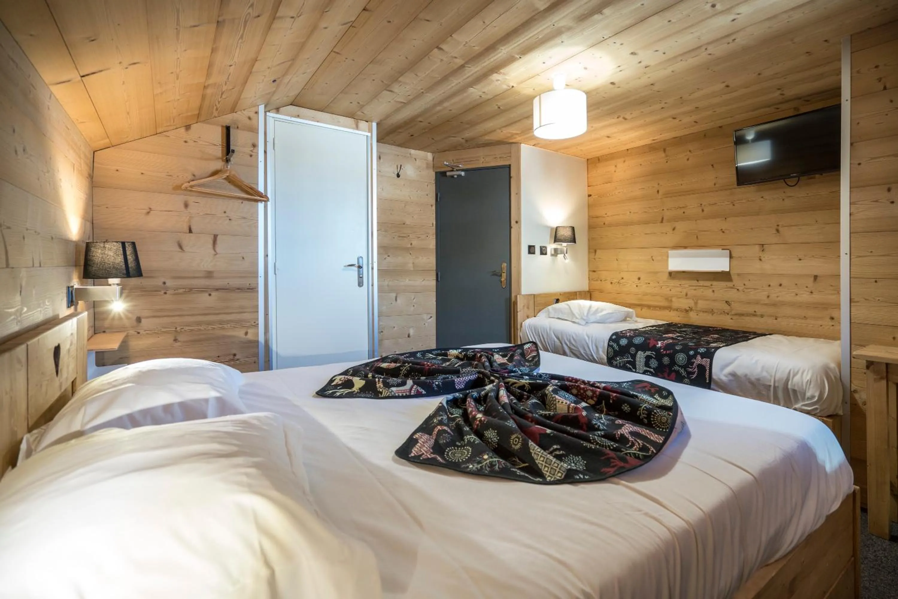 Mountain view, Bed in Hôtel Restaurant U'Fredy