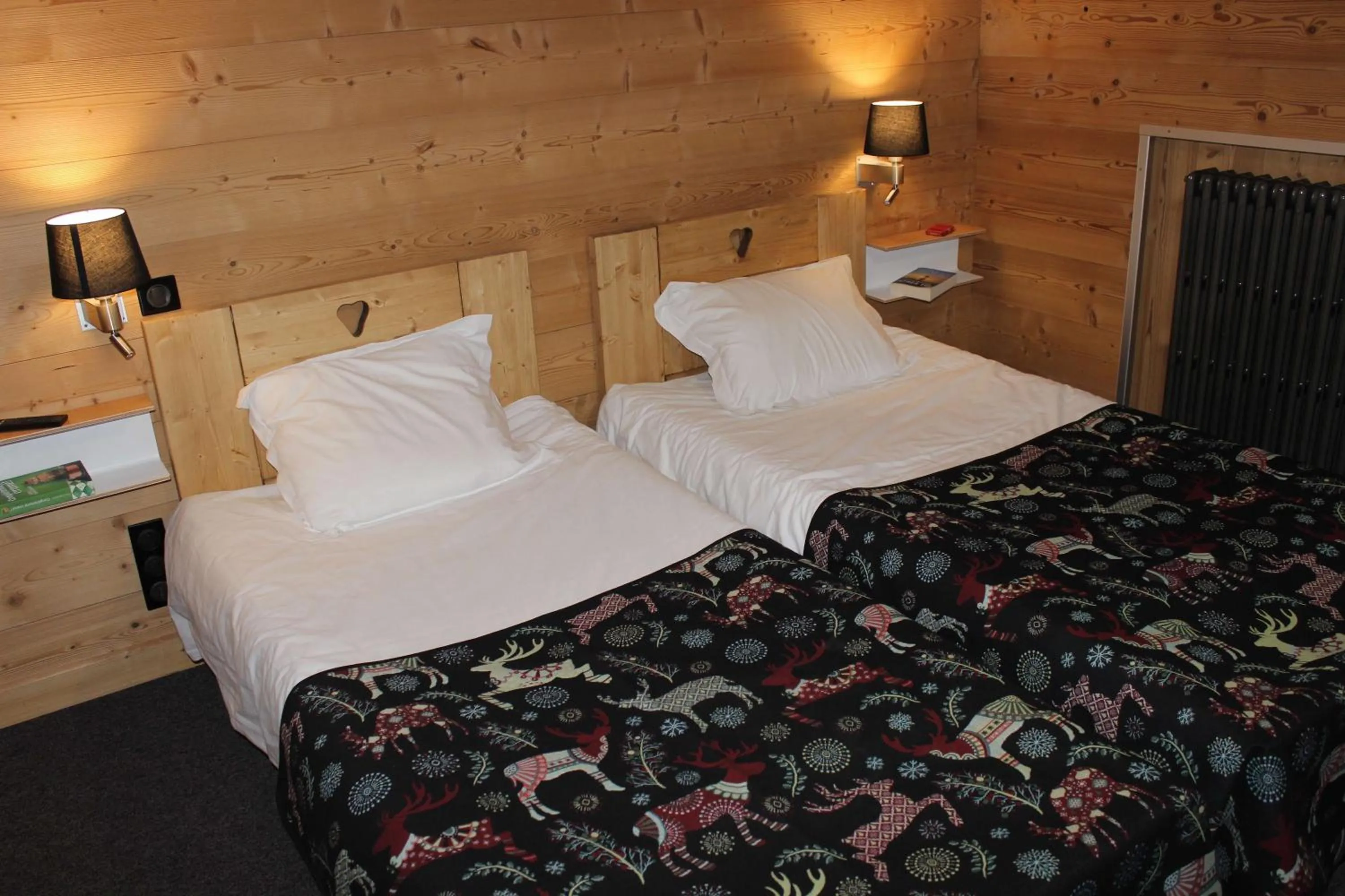 Bedroom, Bed in Hôtel Restaurant U'Fredy