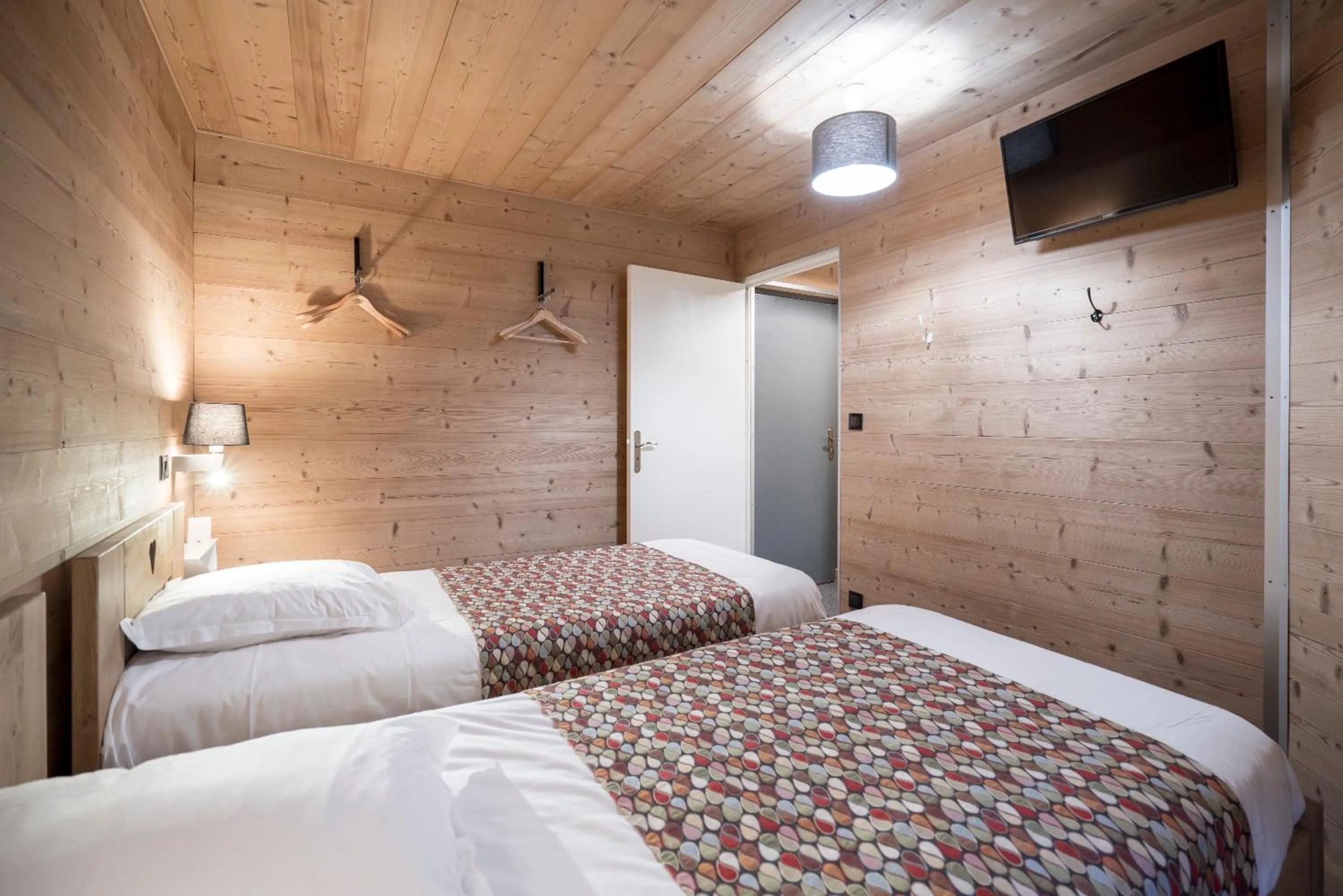 Bedroom, Bed in Hôtel Restaurant U'Fredy