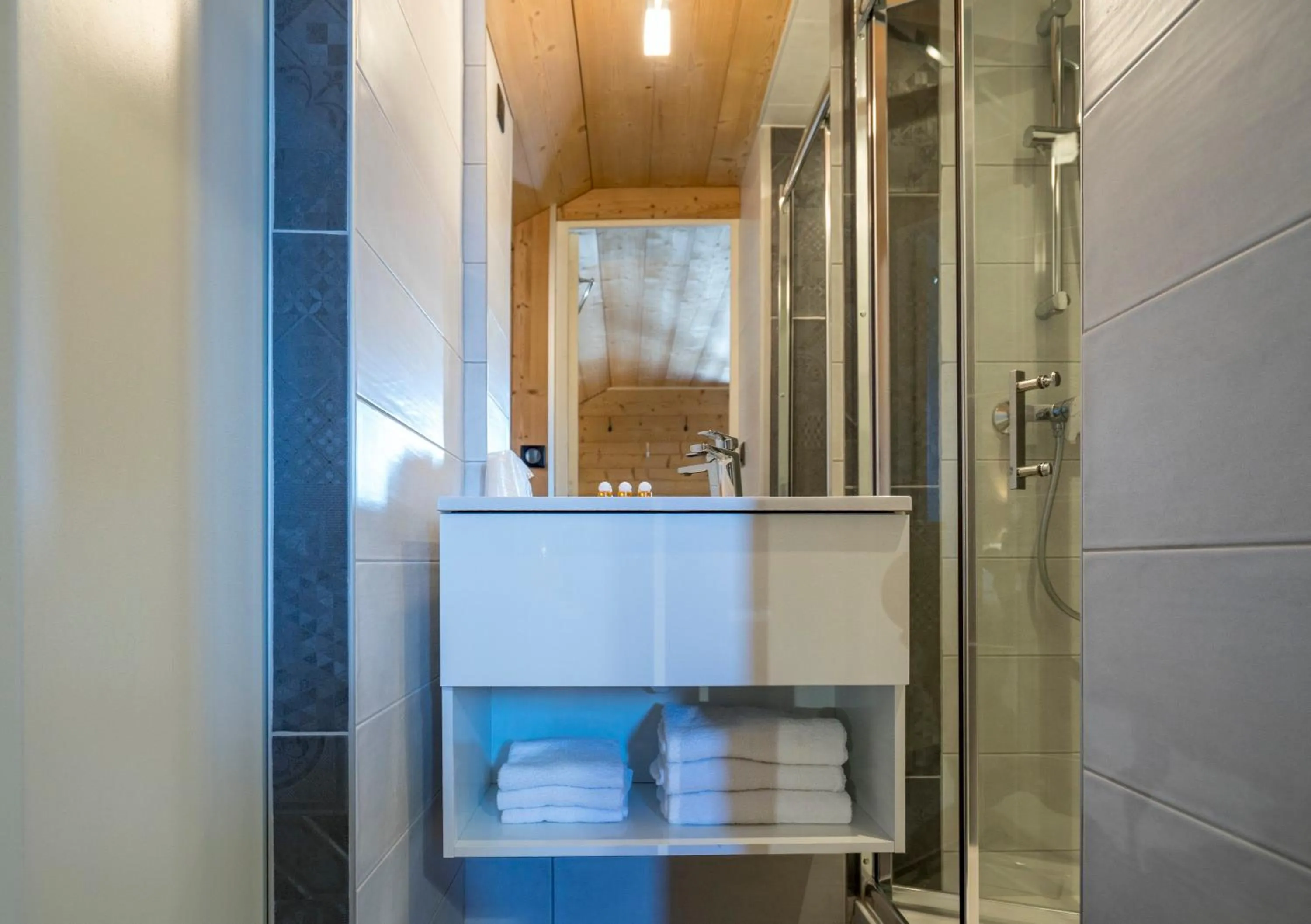 Bathroom in Hôtel Restaurant U'Fredy