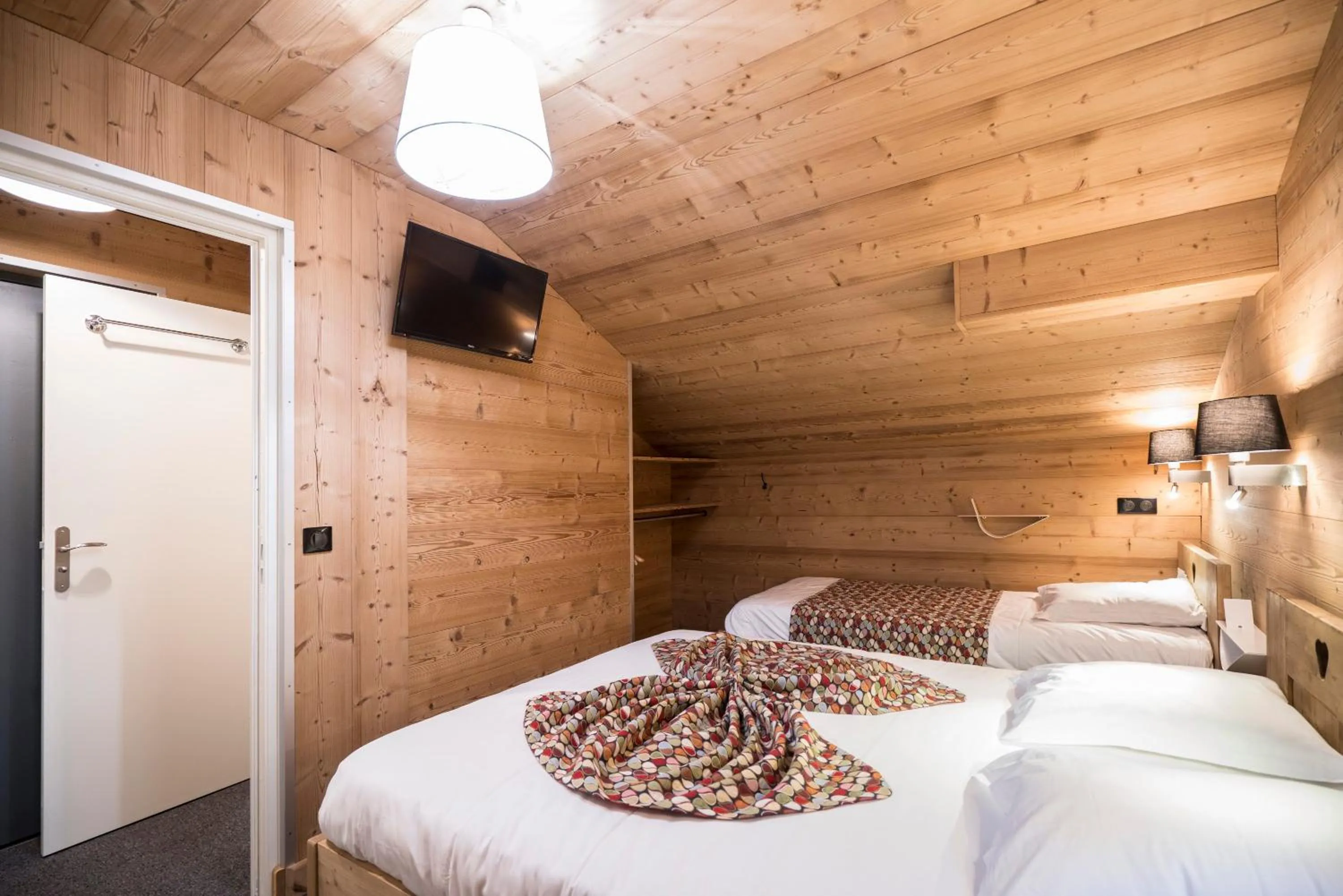 Bedroom, Bed in Hôtel Restaurant U'Fredy