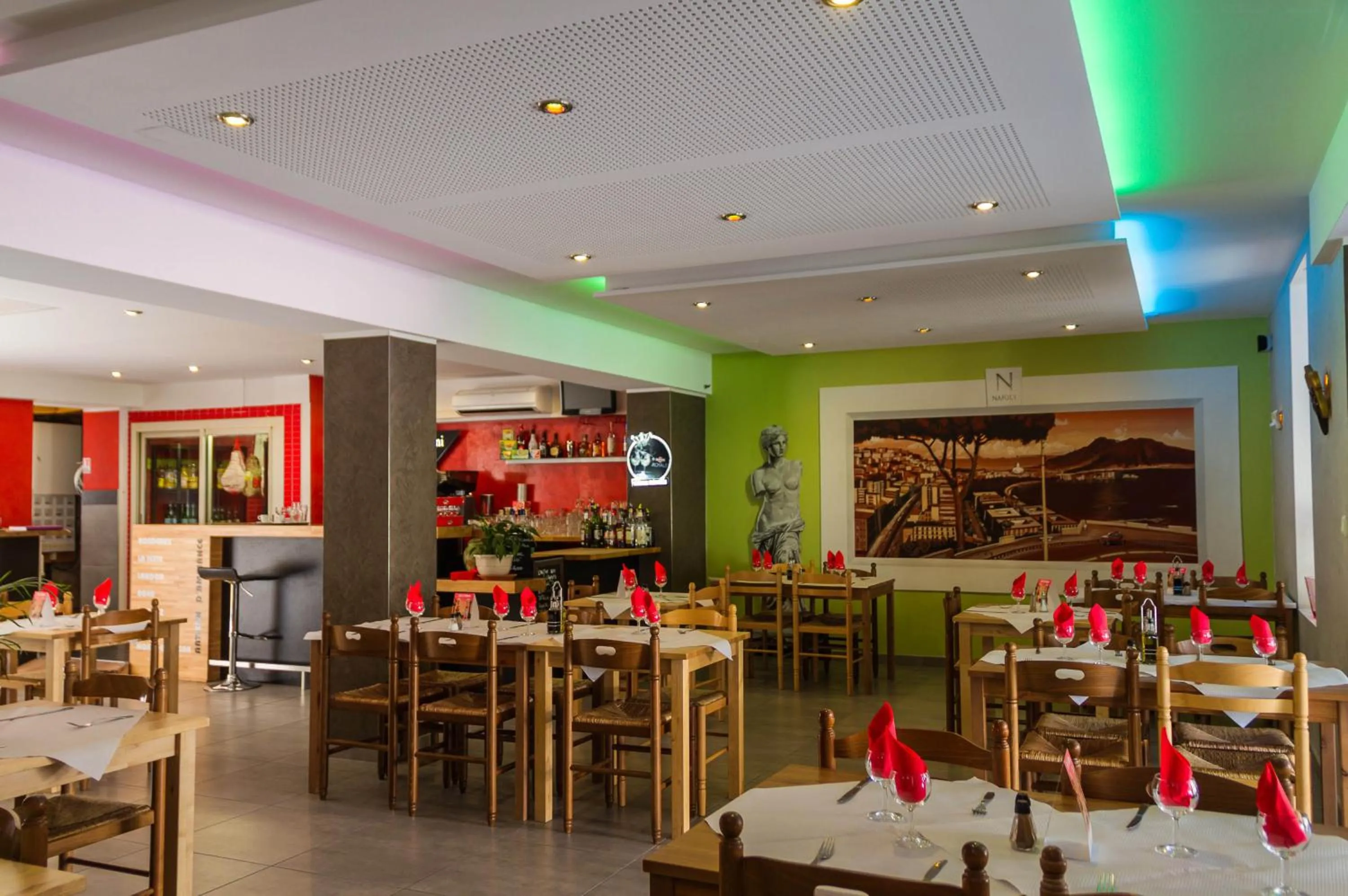 Restaurant/places to eat in Hôtel Les Italiens