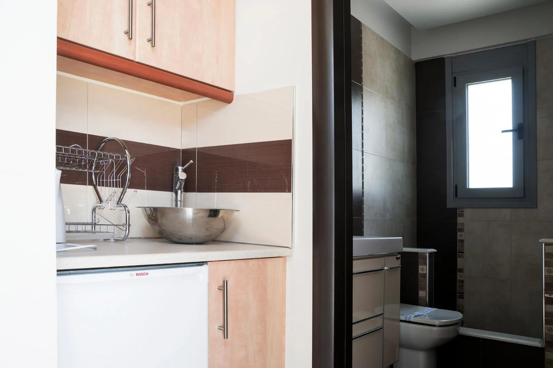 Bathroom in Villa d'Irene-near athens airport , 200 meters from the beach davis