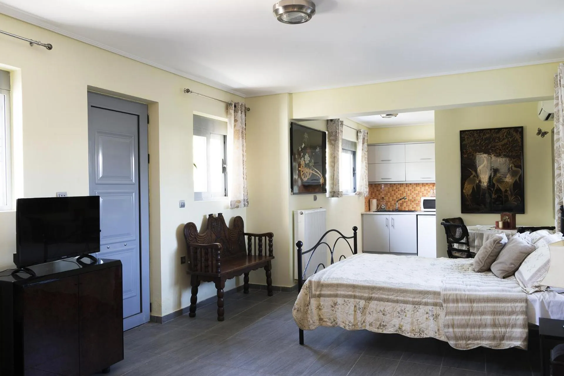 Photo of the whole room, Bed in Villa d'Irene-near athens airport , 200 meters from the beach davis