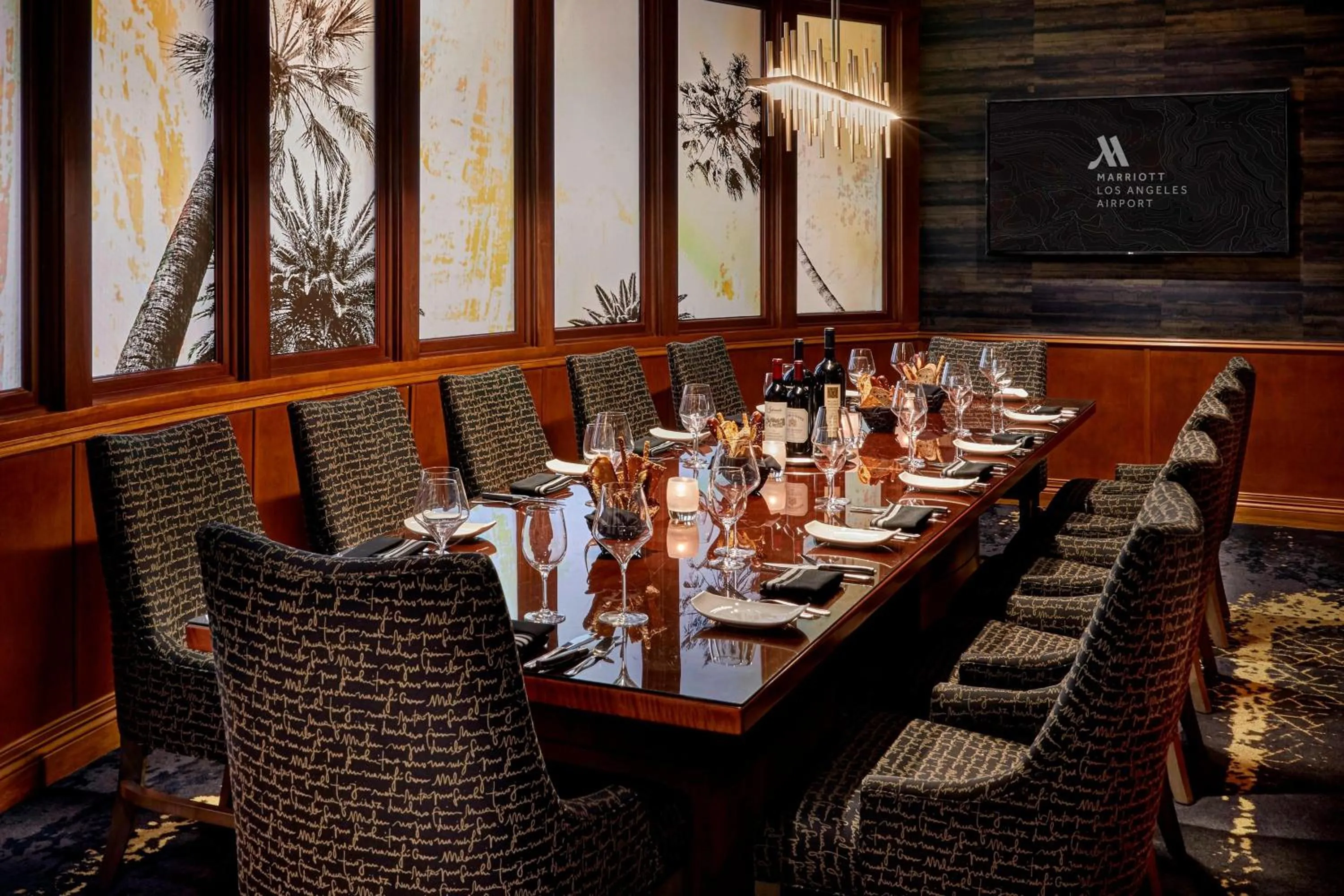 Restaurant/places to eat in Los Angeles Airport Marriott