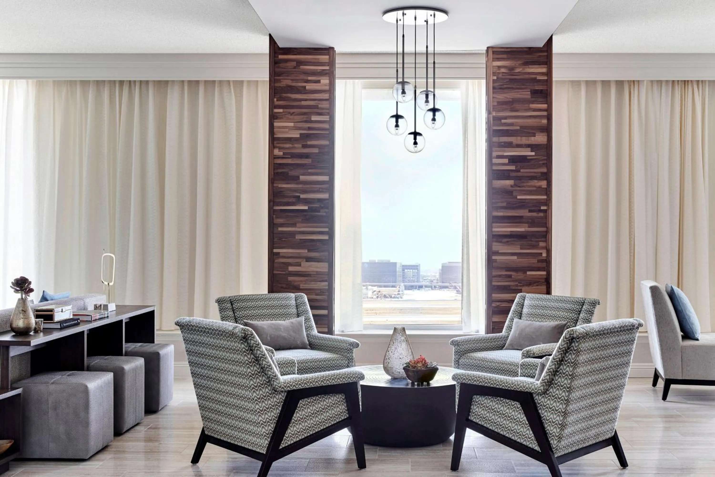 Photo of the whole room in Los Angeles Airport Marriott