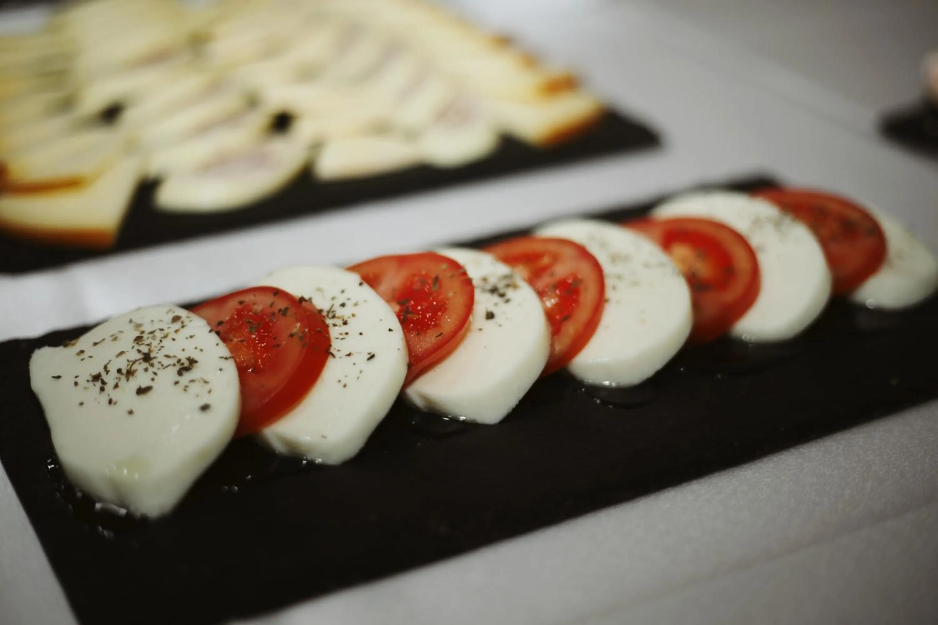 Restaurant/places to eat in Hotel Pharos
