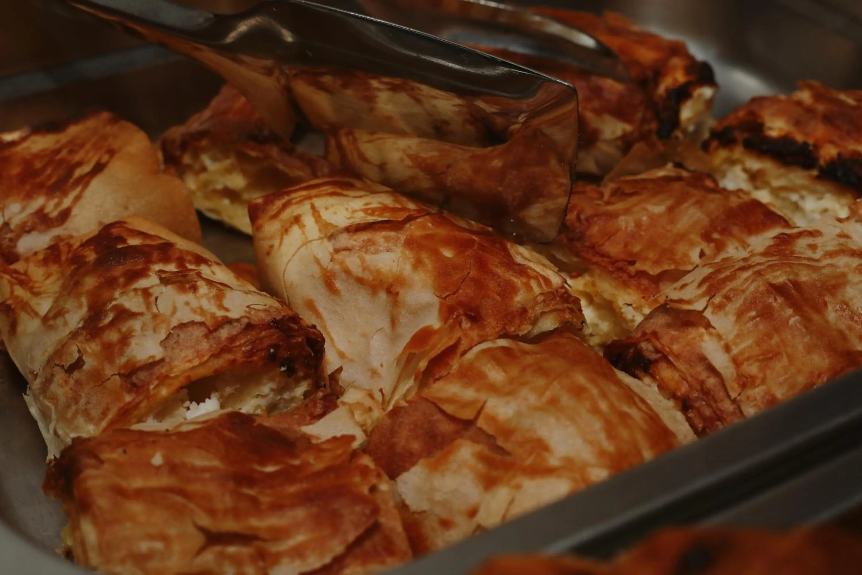 Restaurant/places to eat in Hotel Pharos