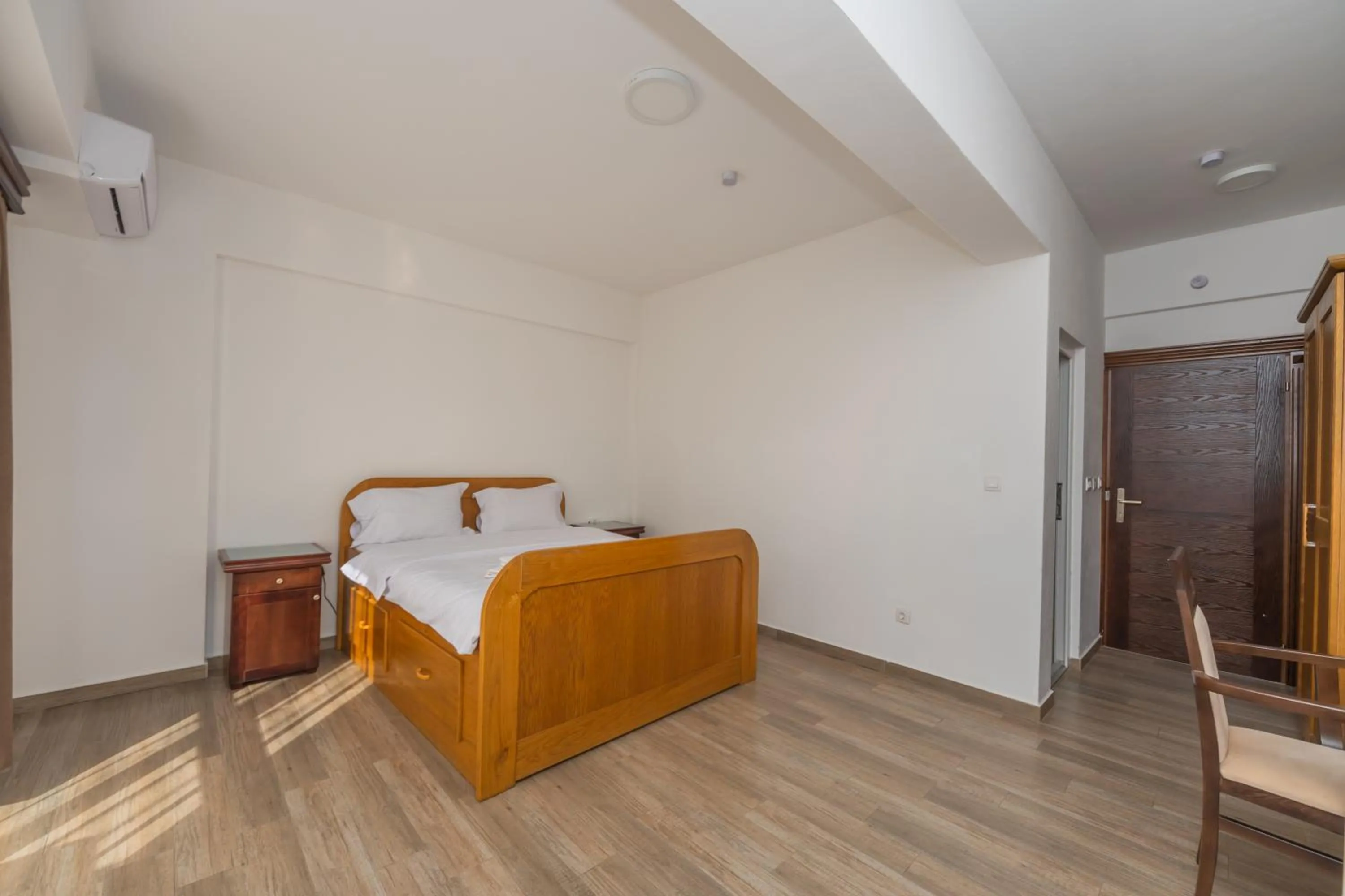 Bedroom, Bed in Hotel Pharos