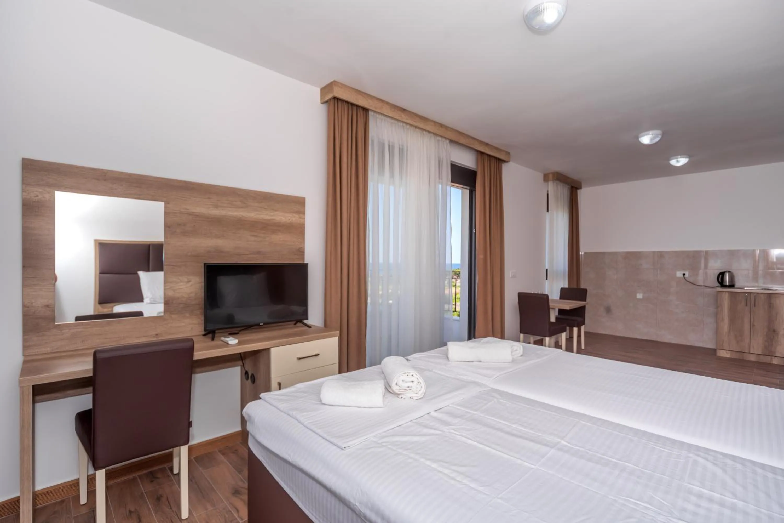 Bedroom, Bed in Hotel Pharos