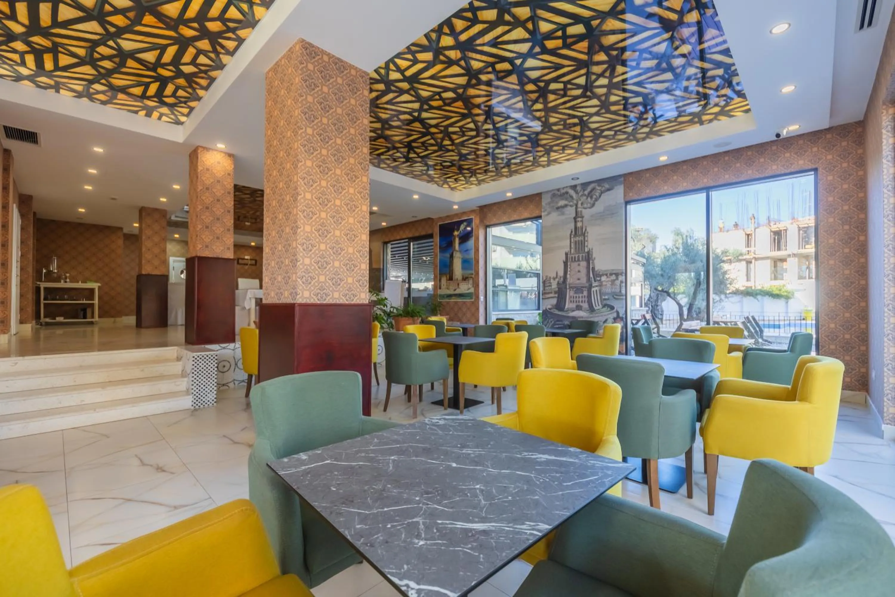 Restaurant/places to eat in Hotel Pharos