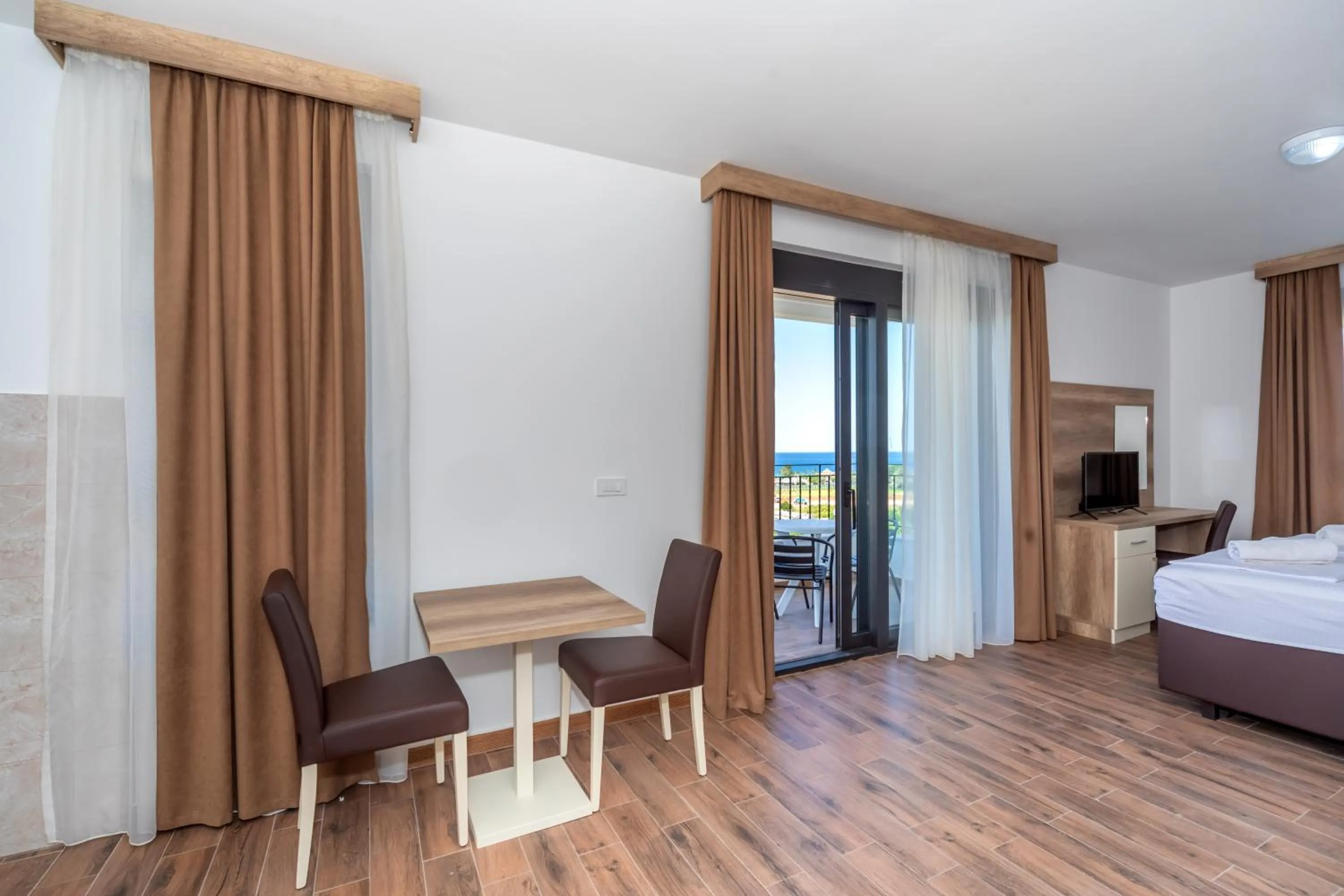 Bedroom, Bed in Hotel Pharos