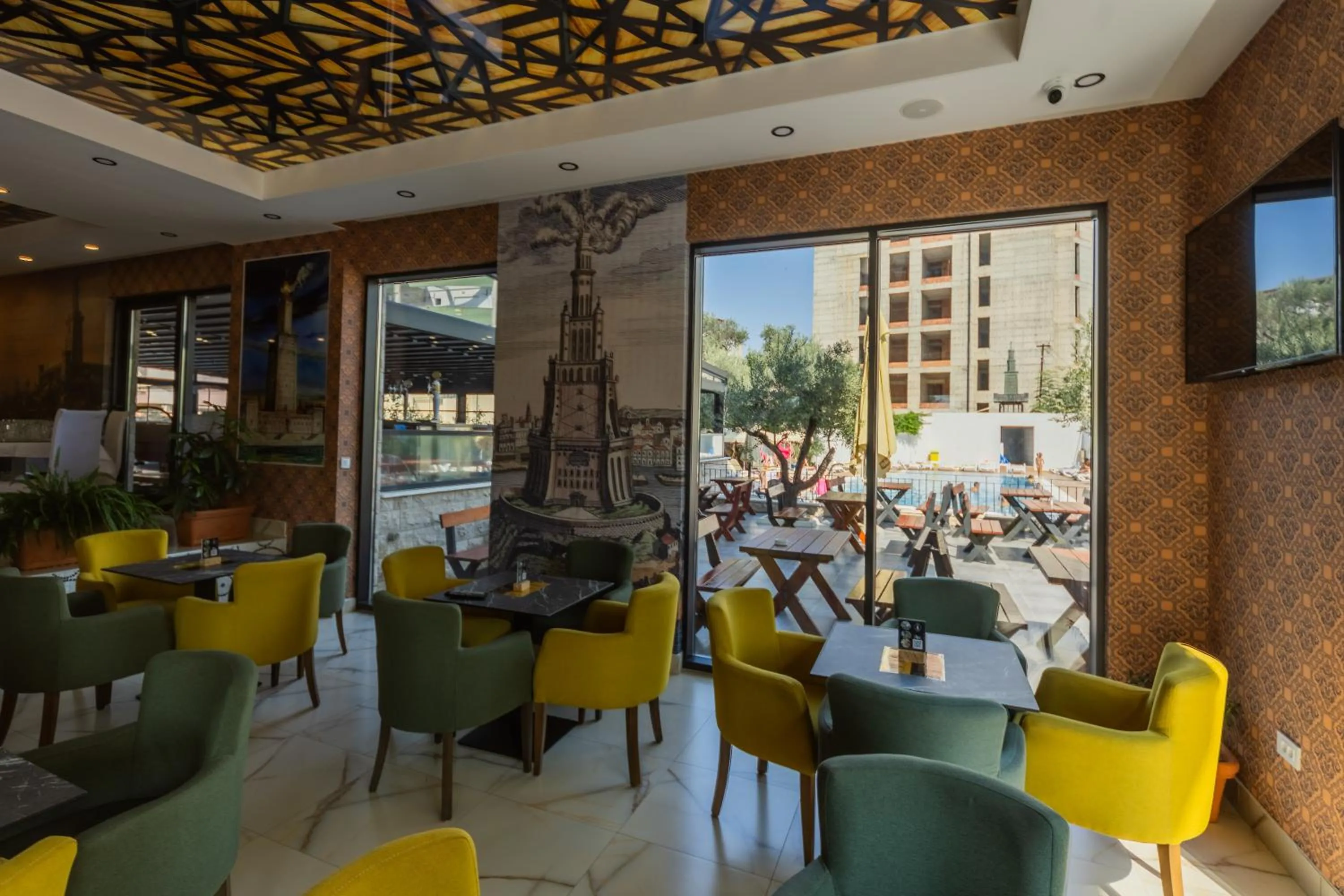 Restaurant/places to eat in Hotel Pharos