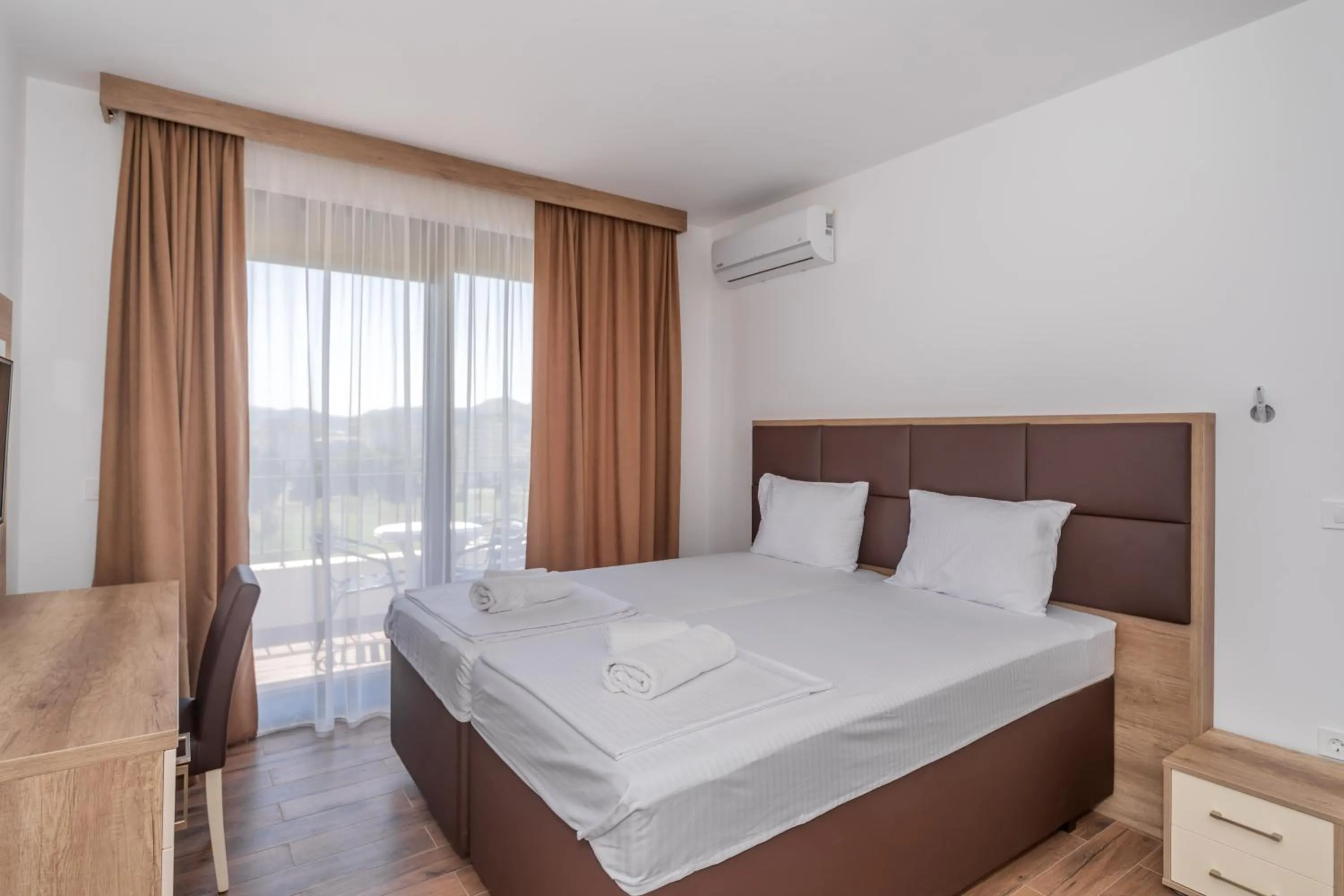 Bedroom, Bed in Hotel Pharos