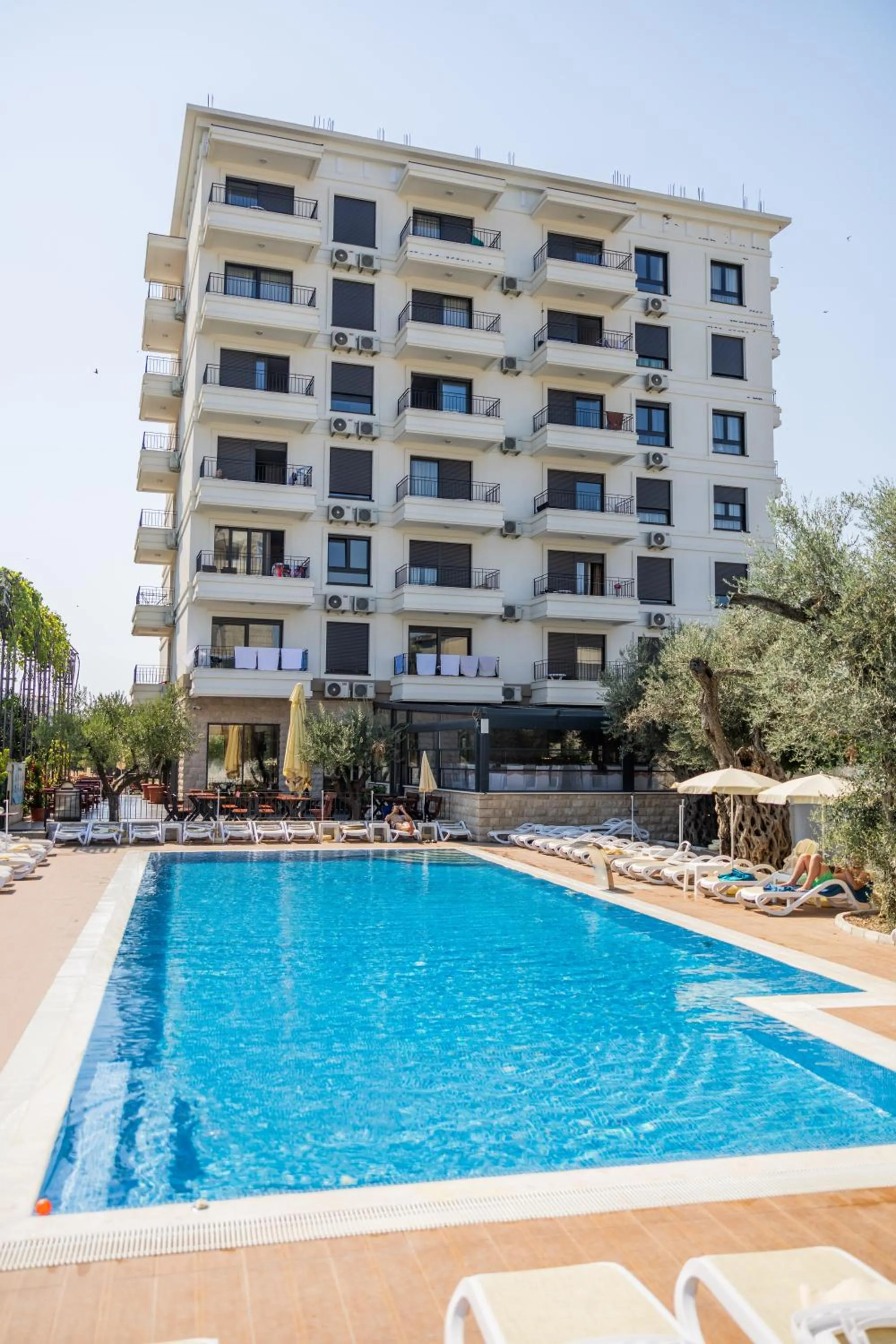 Pool view in Hotel Pharos