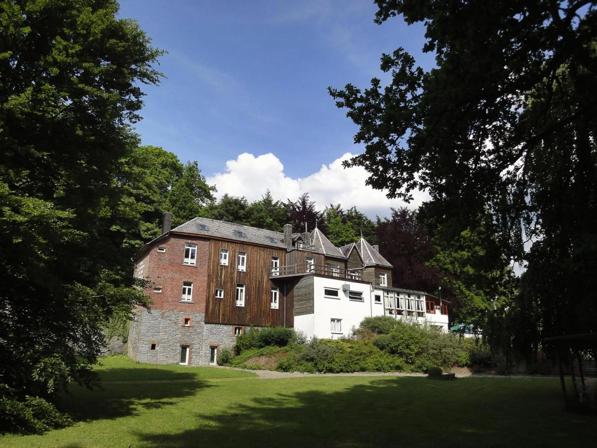 Facade/entrance in Parkhotel Villa des Effats Vielsalm