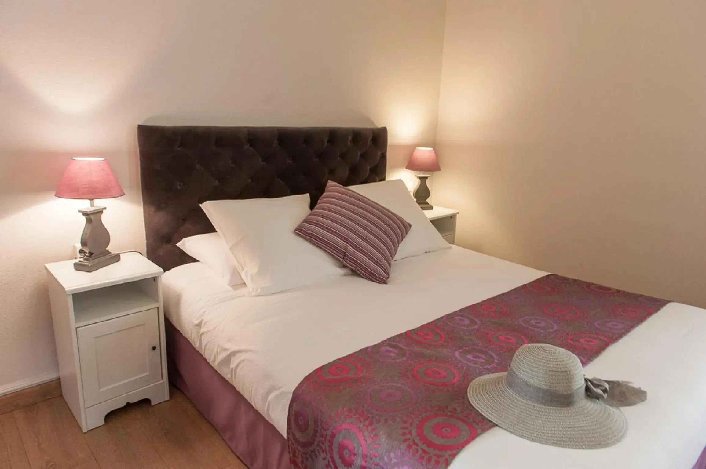 Comfort Deluxe Double Room in Hotel Sainte Anne - Apt Comfort Deluxe Double Room in Hotel Sainte Anne - Apt