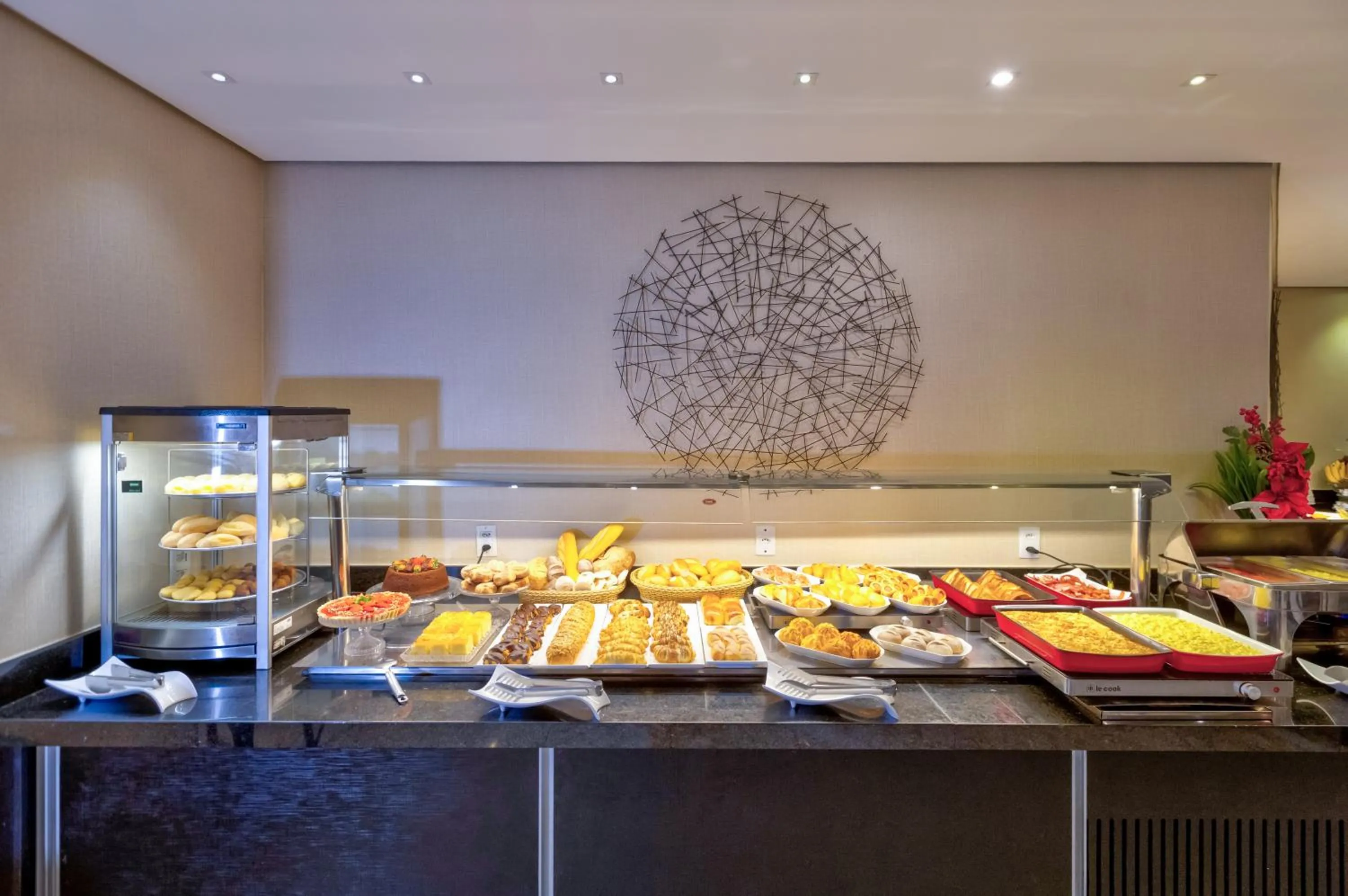 Buffet breakfast in Holiday Inn - Goiania by IHG