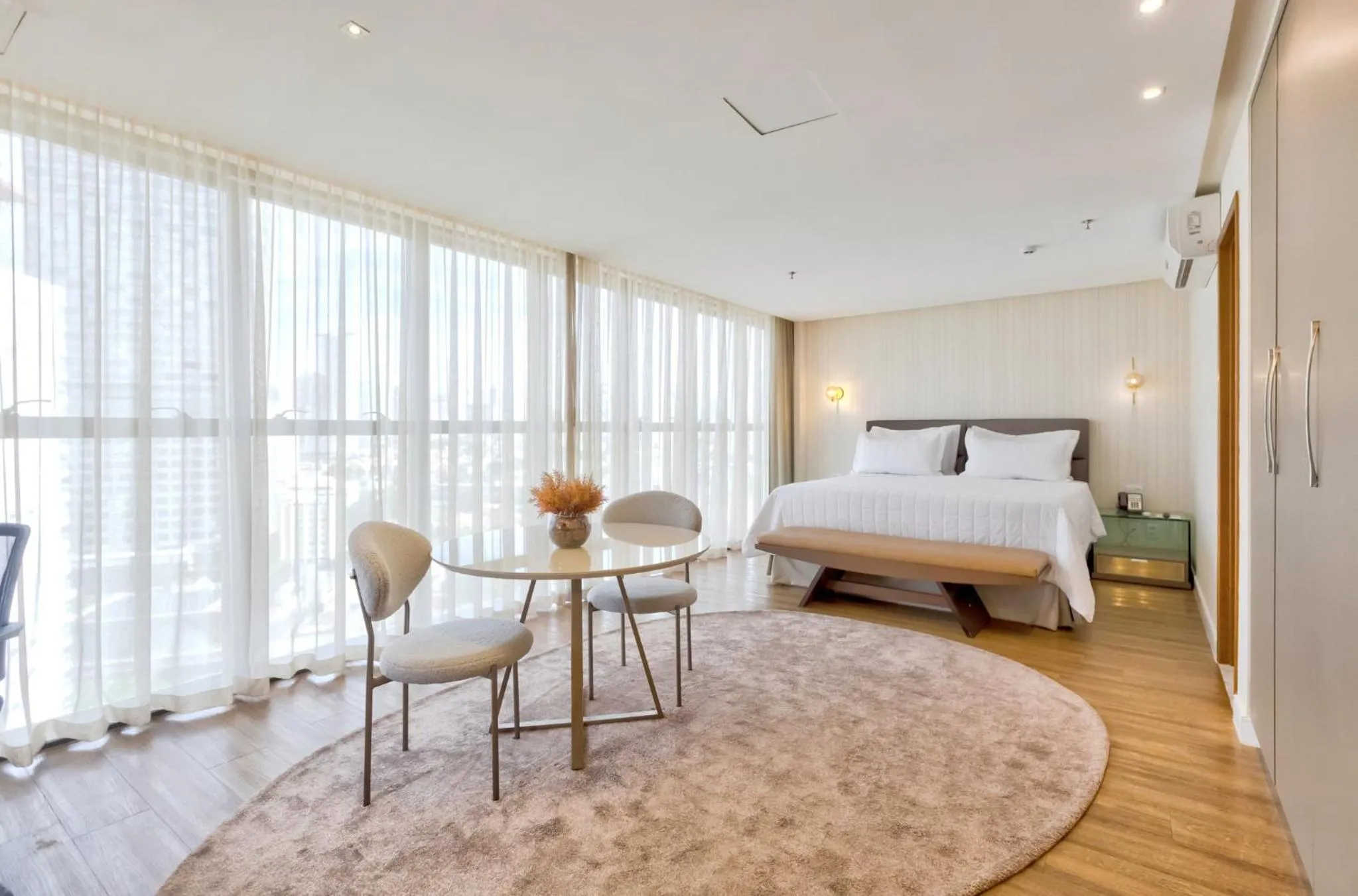 Photo of the whole room, Bed in Holiday Inn - Goiania by IHG