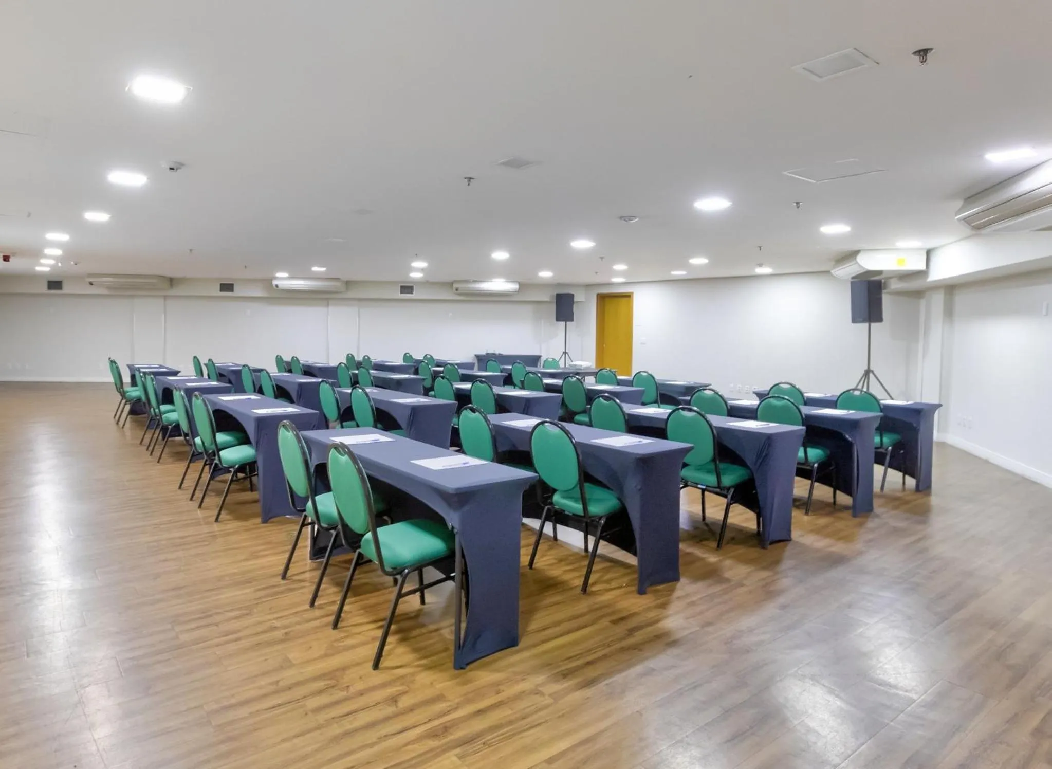 Meeting/conference room in Holiday Inn - Goiania by IHG