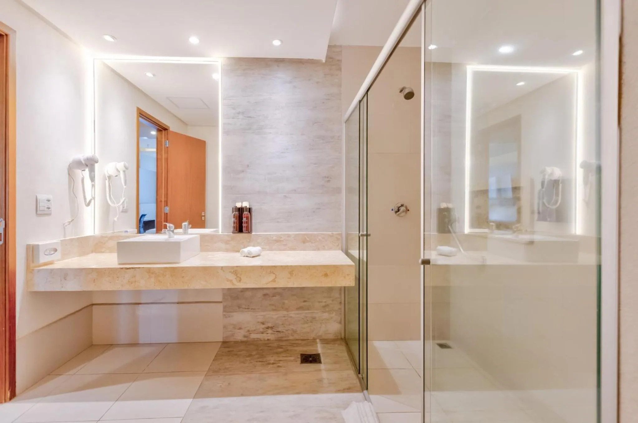 Photo of the whole room in Holiday Inn - Goiania by IHG