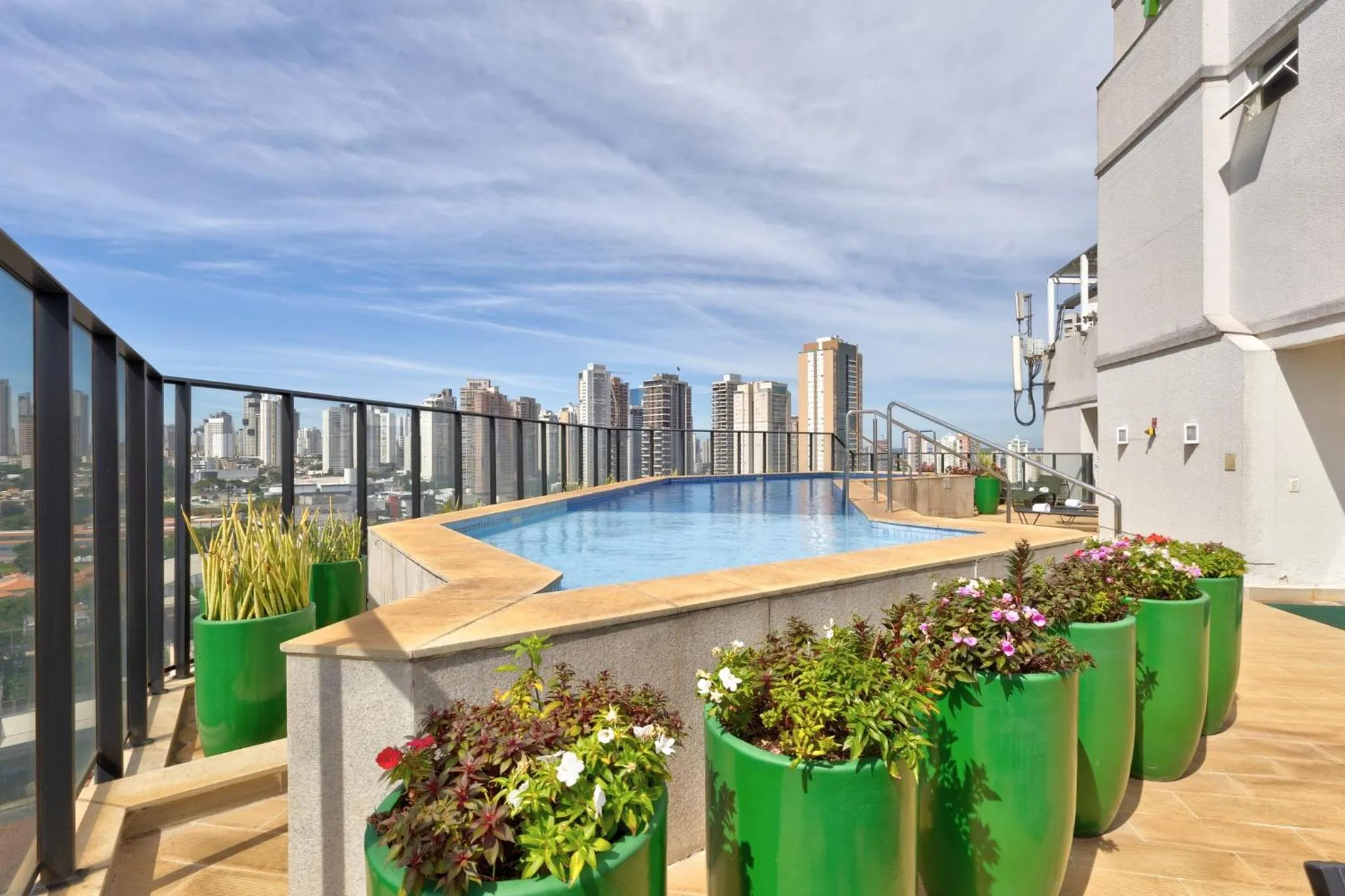 Swimming pool in Holiday Inn - Goiania by IHG