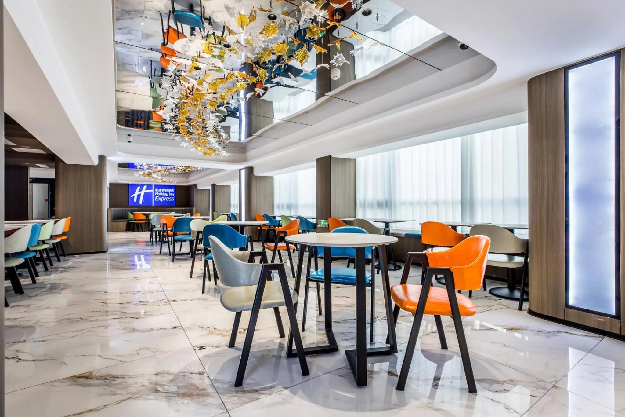 Restaurant/places to eat in Holiday Inn Express Chengde Downtown by IHG