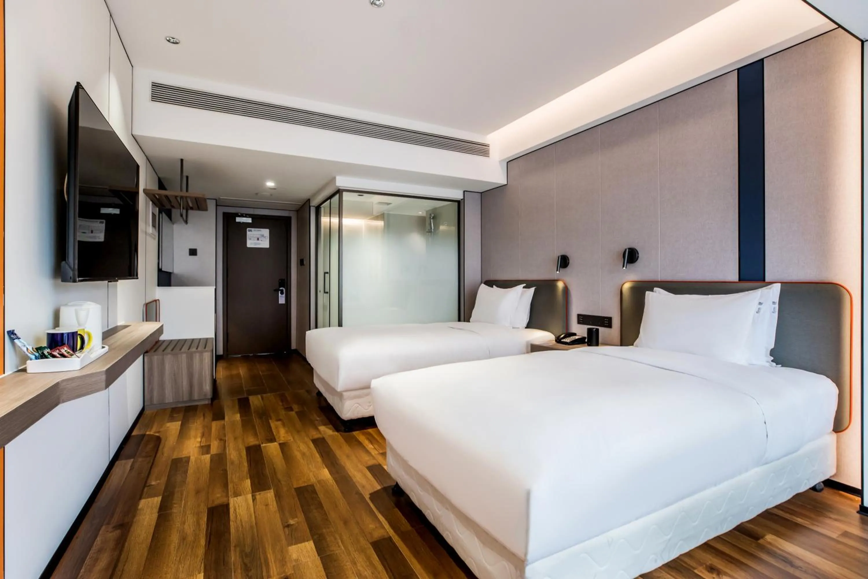 Bed in Holiday Inn Express Chengde Downtown by IHG