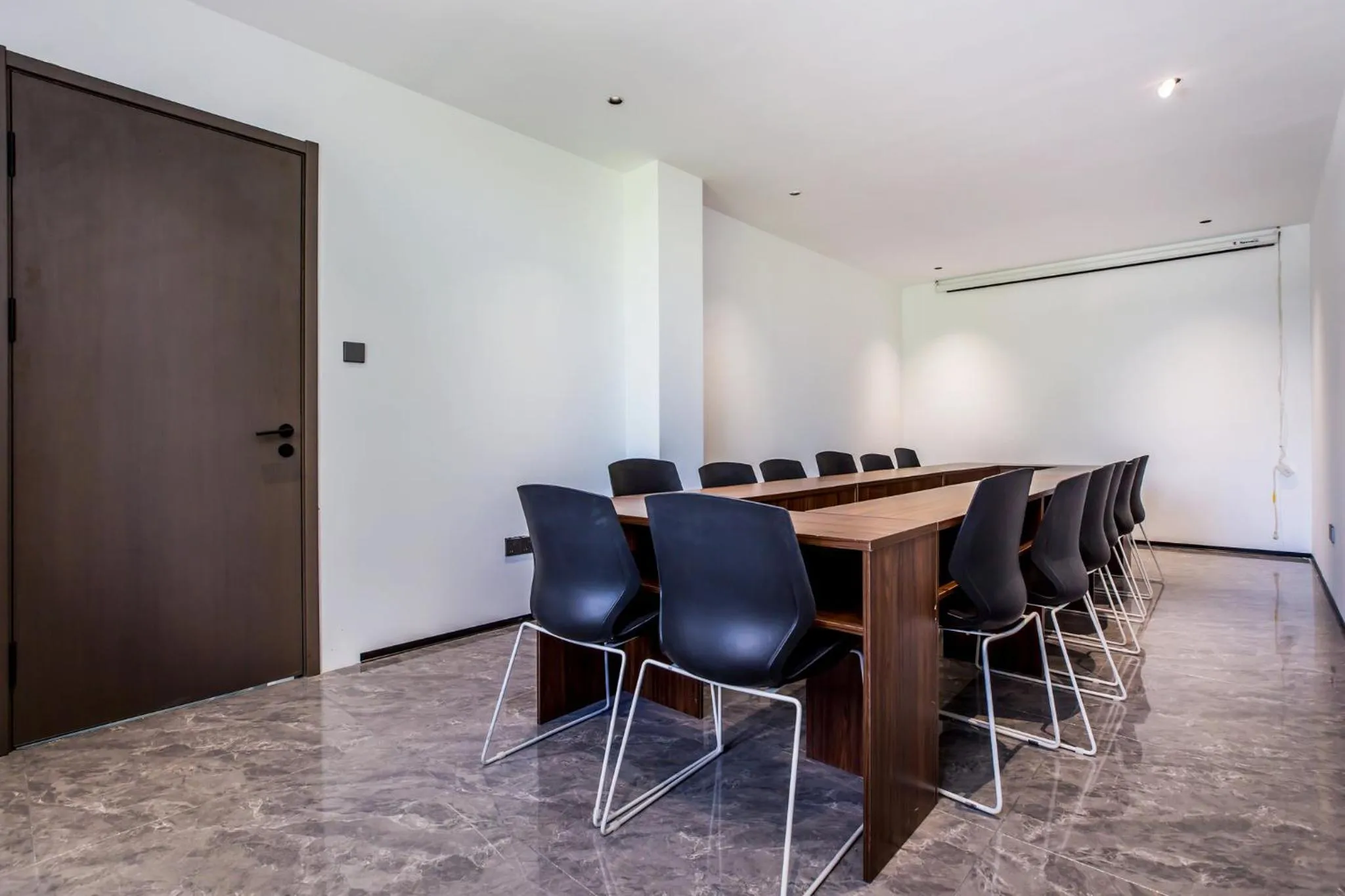 Meeting/conference room in Holiday Inn Express Chengde Downtown by IHG