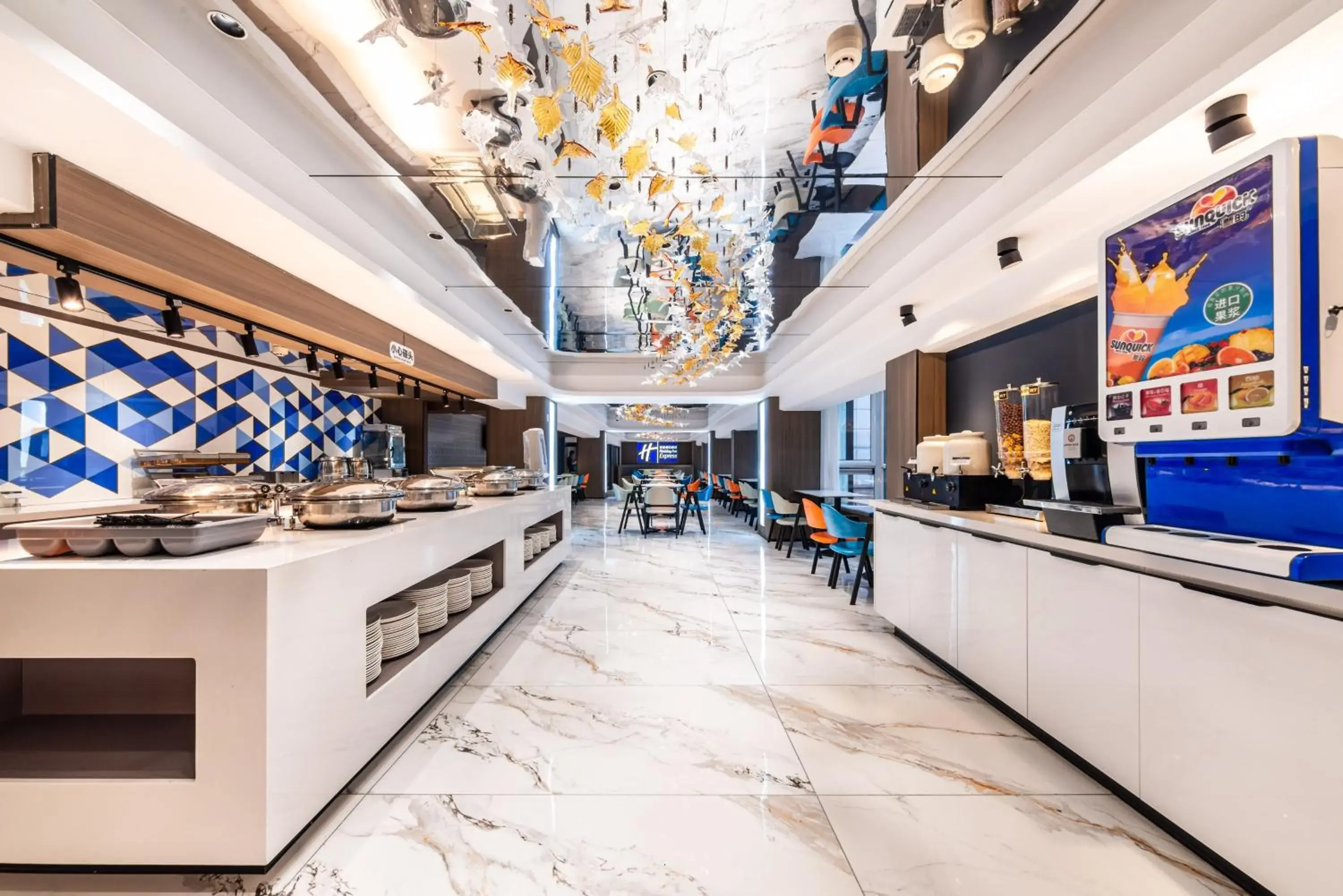 Restaurant/places to eat in Holiday Inn Express Chengde Downtown by IHG Restaurant/places to eat in Holiday Inn Express Chengde Downtown by IHG