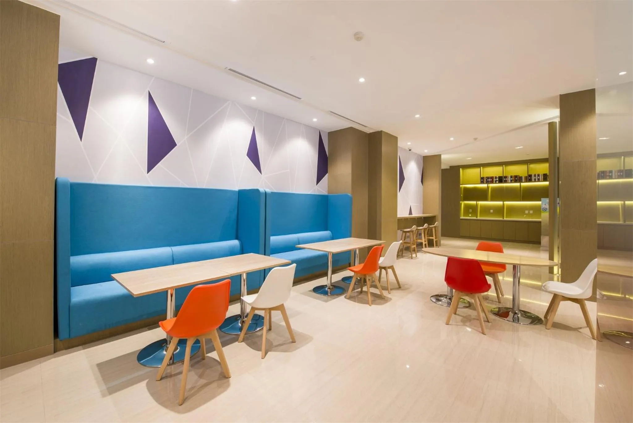 Restaurant/places to eat in Holiday Inn Express Chengde Downtown by IHG