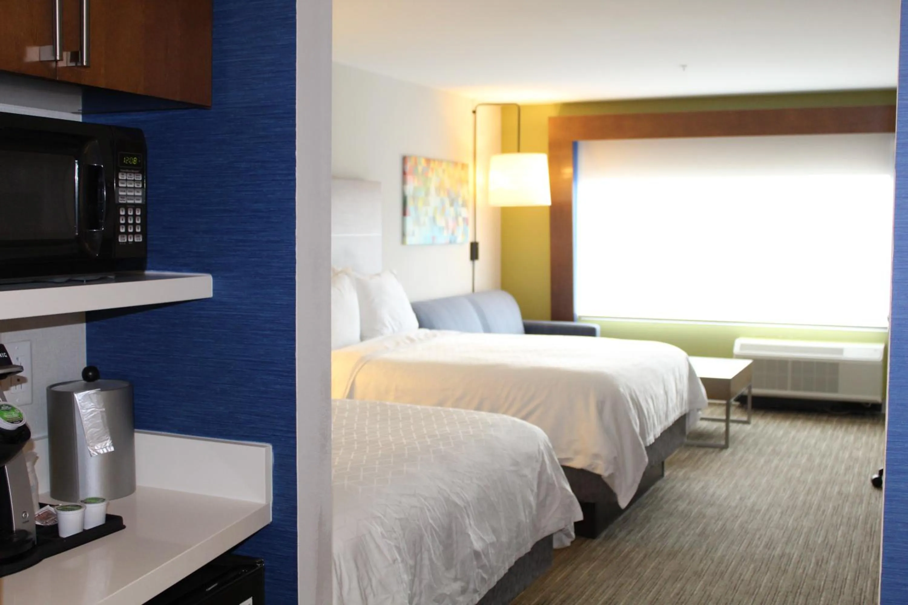 Bed in Holiday Inn Express & Suites - Gettysburg by IHG