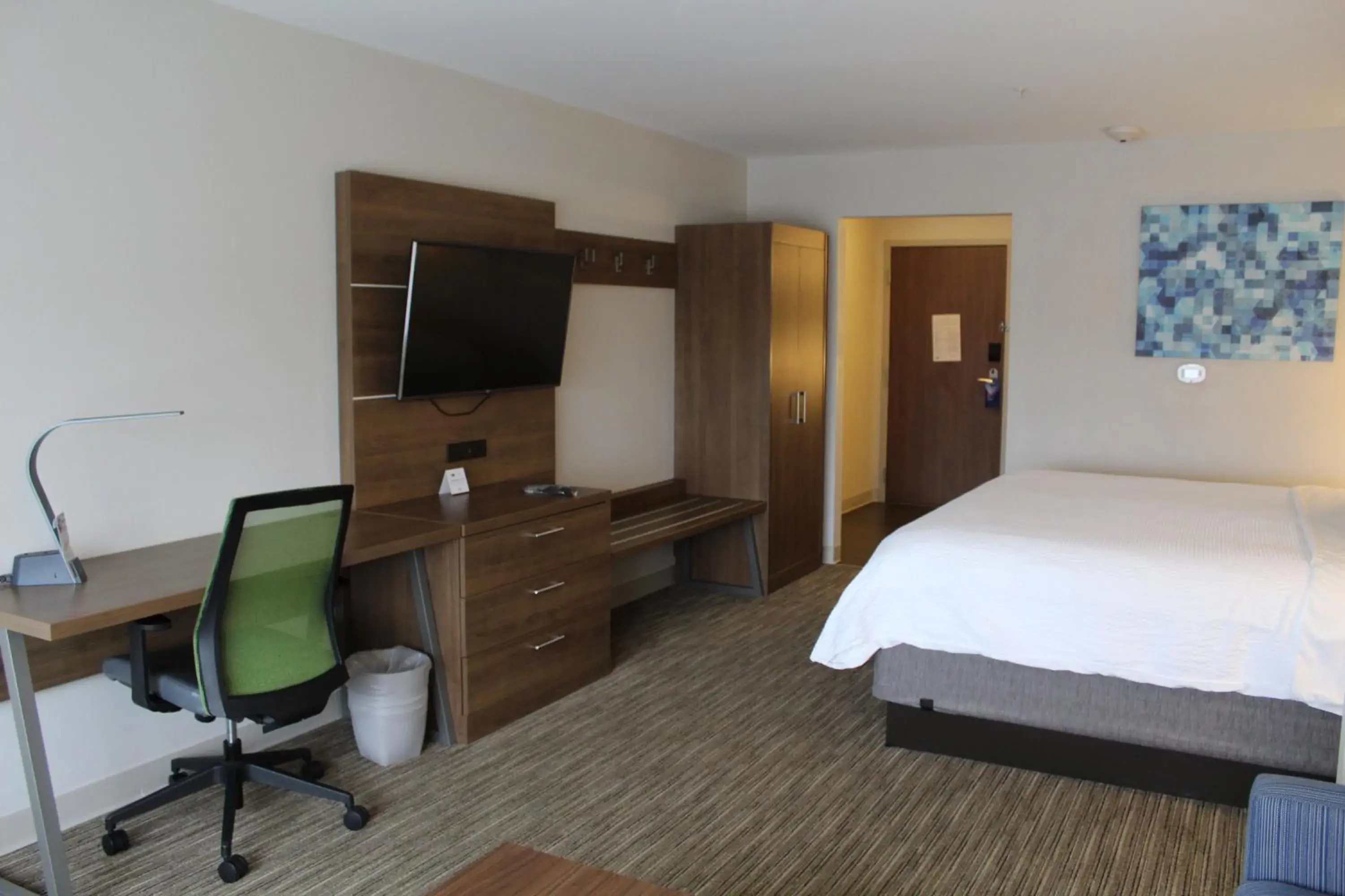 Bedroom, Bed in Holiday Inn Express & Suites - Gettysburg by IHG Bedroom, Bed in Holiday Inn Express & Suites - Gettysburg by IHG