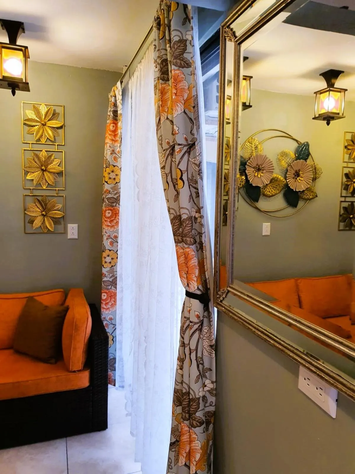 Decorative detail in El Encanto Condominiums