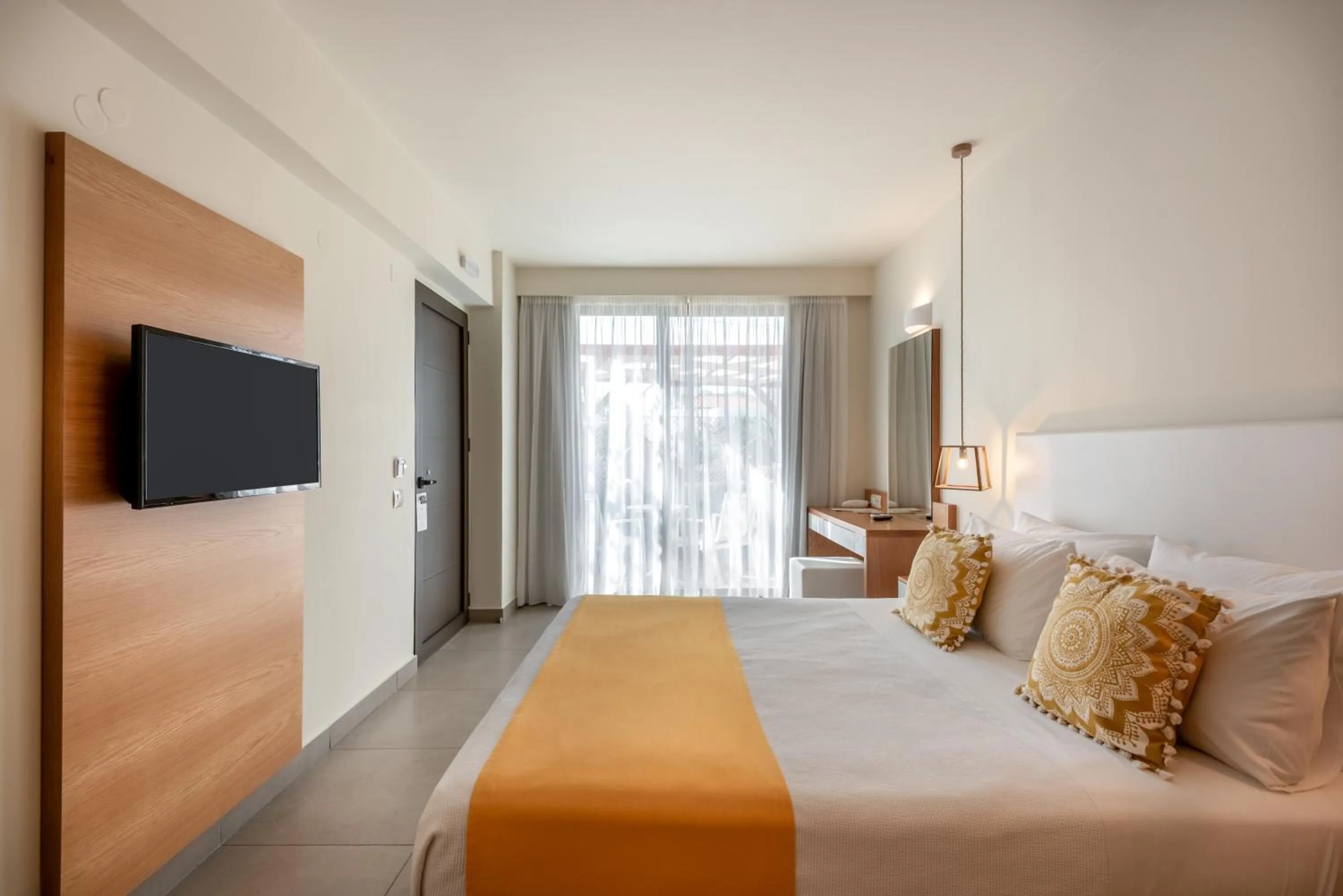 Photo of the whole room, Bed in Airis Boutique Hotel & Suites - For adults only