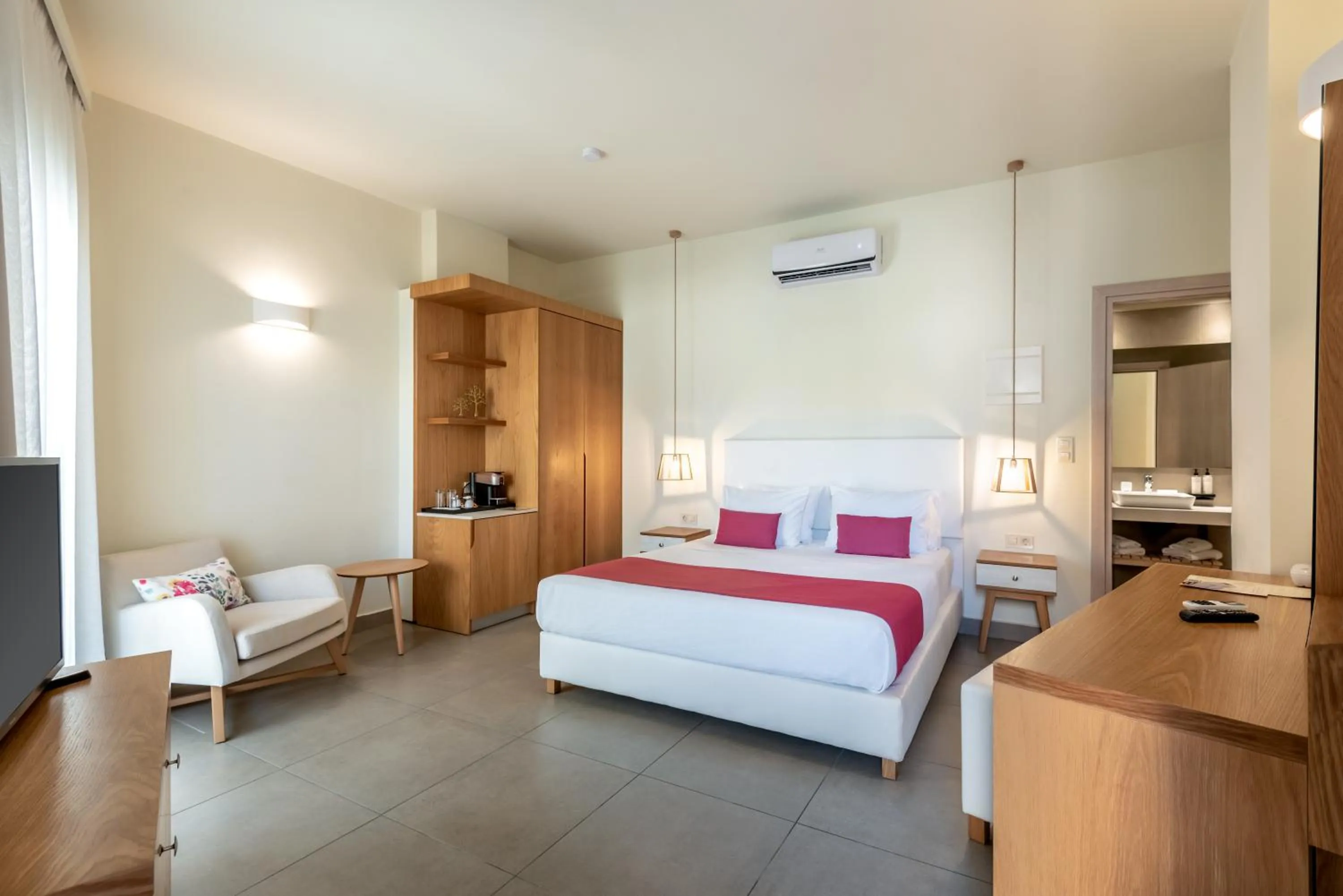 Photo of the whole room, Bed in Airis Boutique Hotel & Suites - For adults only