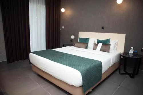 THE PALMS Luxury Boutique Hotel