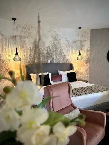 THE PALMS Luxury Boutique Hotel